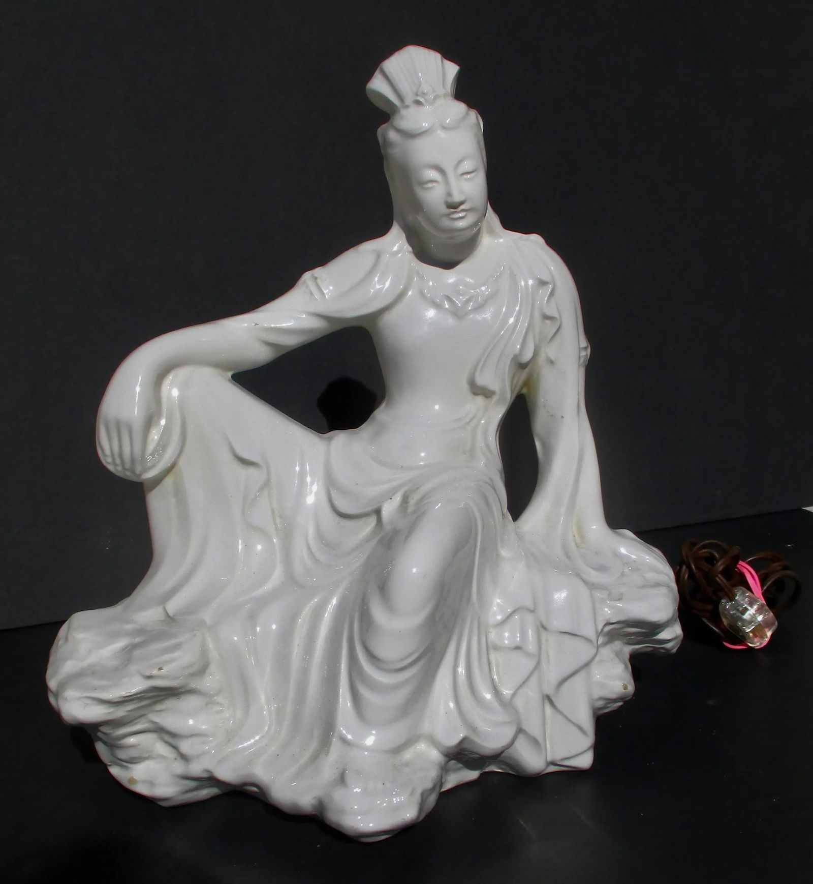 Porcelain Night Light Water Gazing Kuan Yin - 4