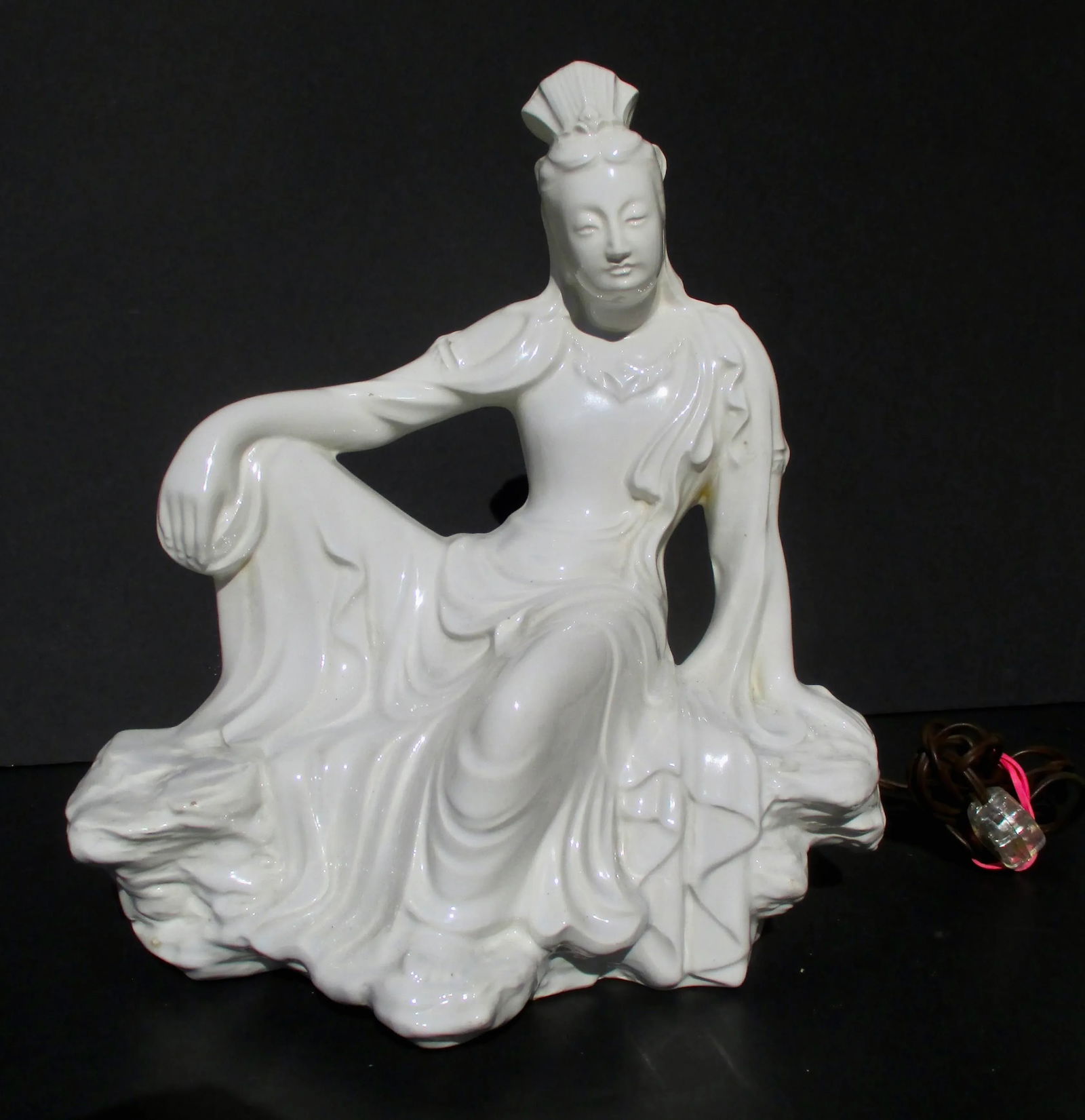 Porcelain Night Light Water Gazing Kuan Yin - 6