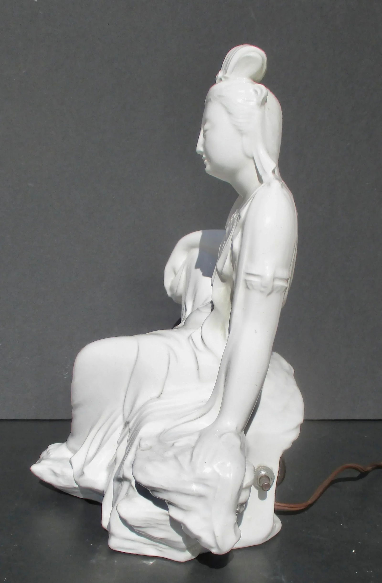 Porcelain Night Light Water Gazing Kuan Yin - 9