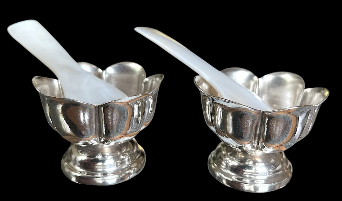 Vintage Mexican Sterling Silver Salt Cellars With Mother-of-Pearl Spoons Â‚Ã„ - 2