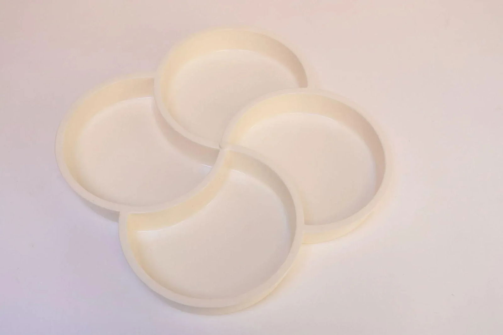 Danish Modern Beige Pinwheel Divided Snack Tray or Serving Platter by Gunnar Cyren for Dansk - 3