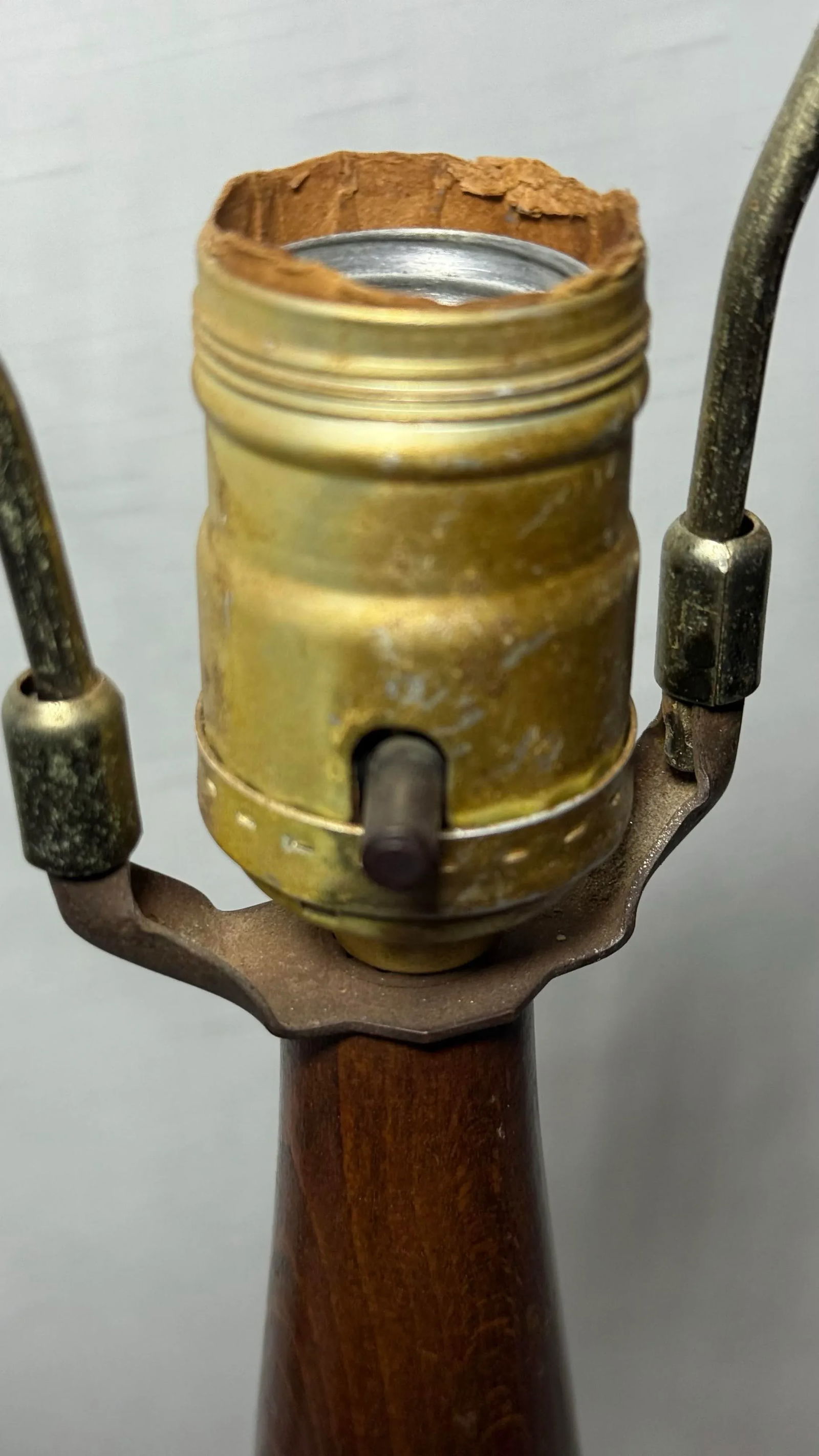 Mid 20th Century Elegant Vintage Mid-Century Danish Modern Ceramic Fluted Table Lamp With Walnut Acc - 7