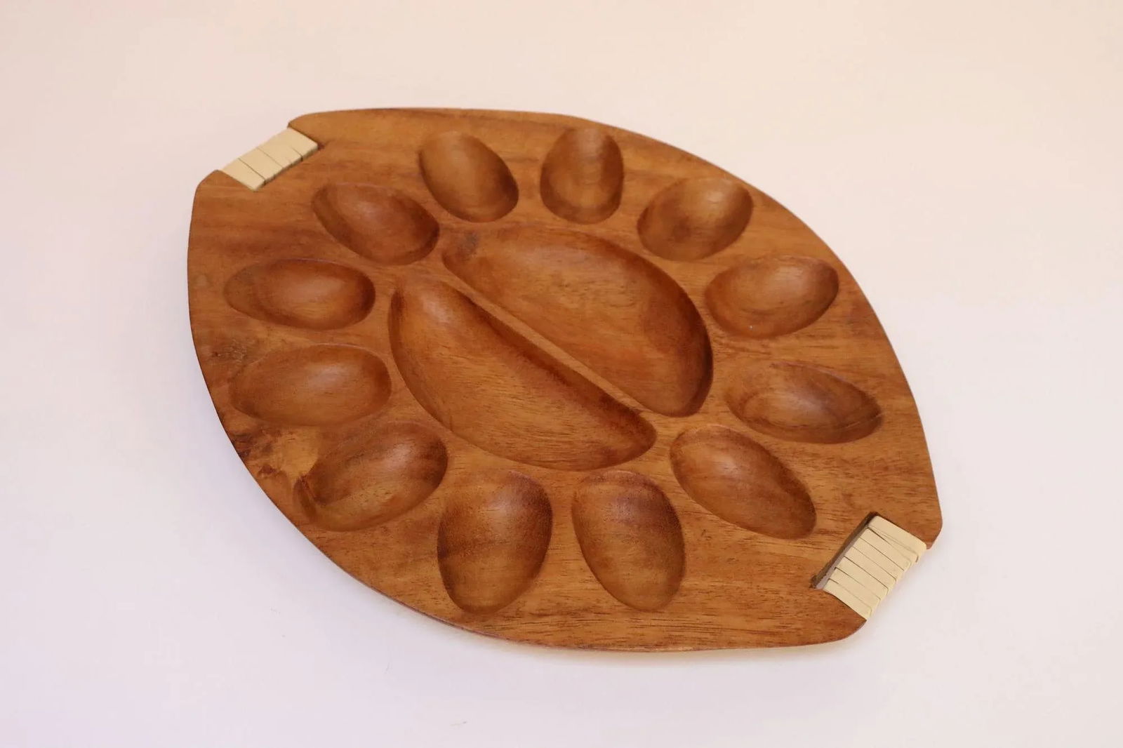 Vintage Taverneau and Rattan Deviled Egg Tray by Arthur Umanoff for Pantalcraft - 5