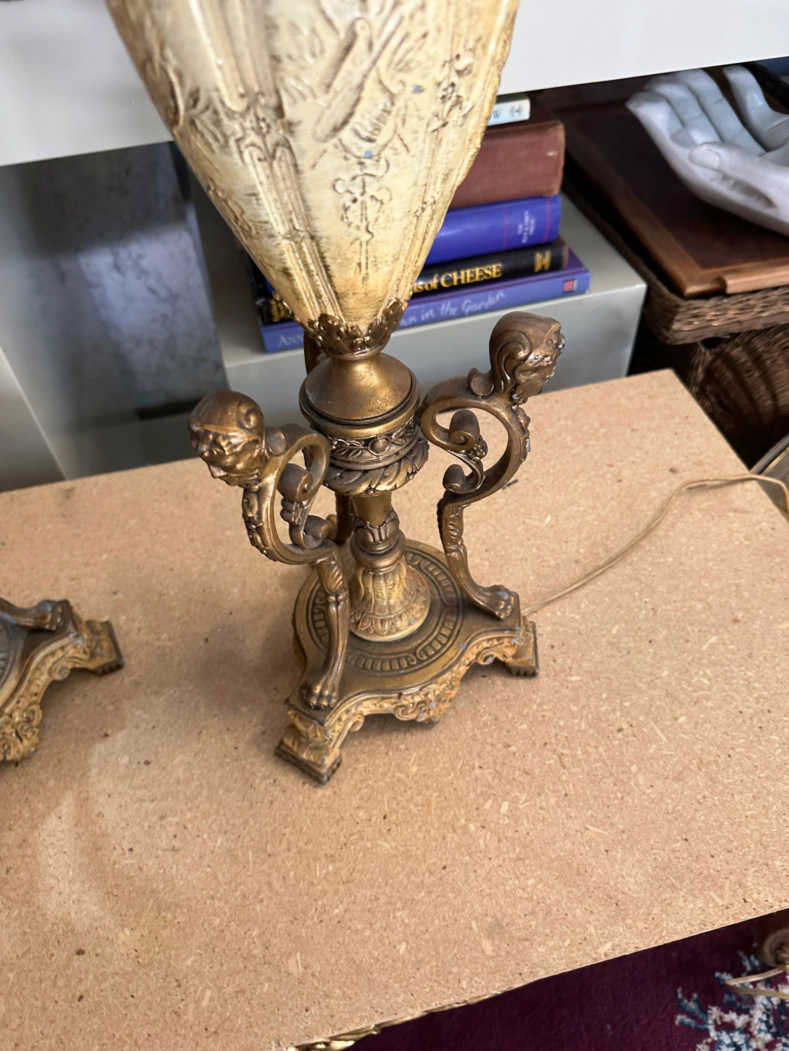 Pair of Mid-Century Modern Brass and Off-White Lamps With Bust Accents - 10