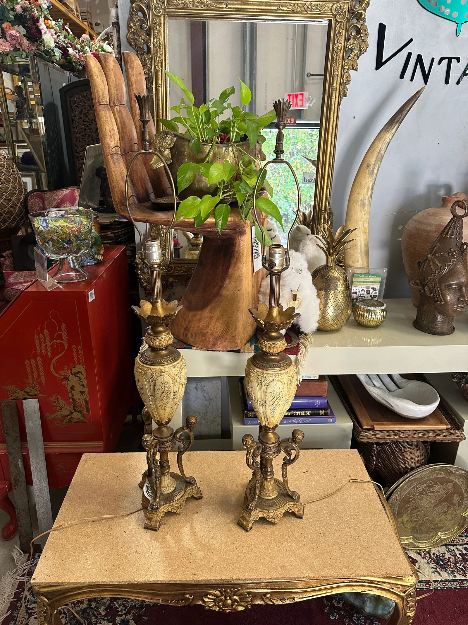 Pair of Mid-Century Modern Brass and Off-White Lamps With Bust Accents - 7