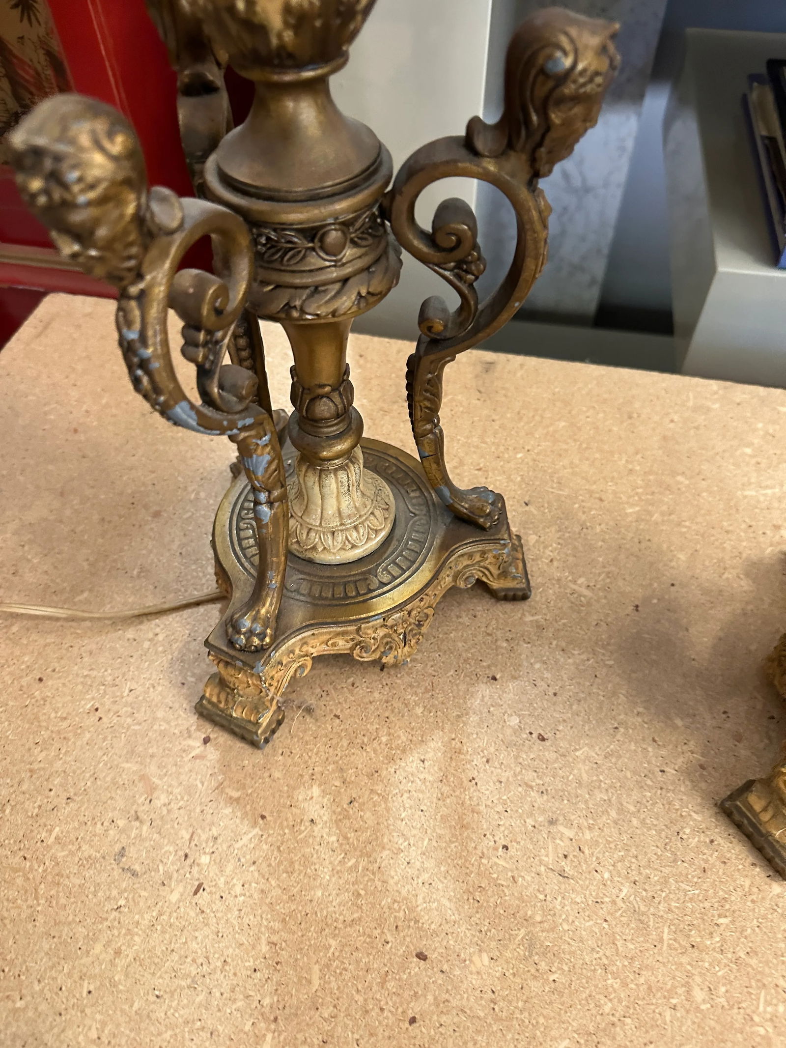 Pair of Mid-Century Modern Brass and Off-White Lamps With Bust Accents - 9