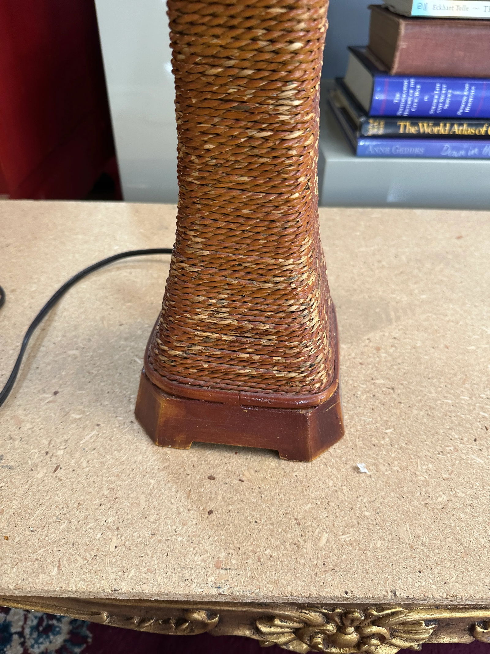 Small Vintage Wicker and Wooden Table Lamp - 6