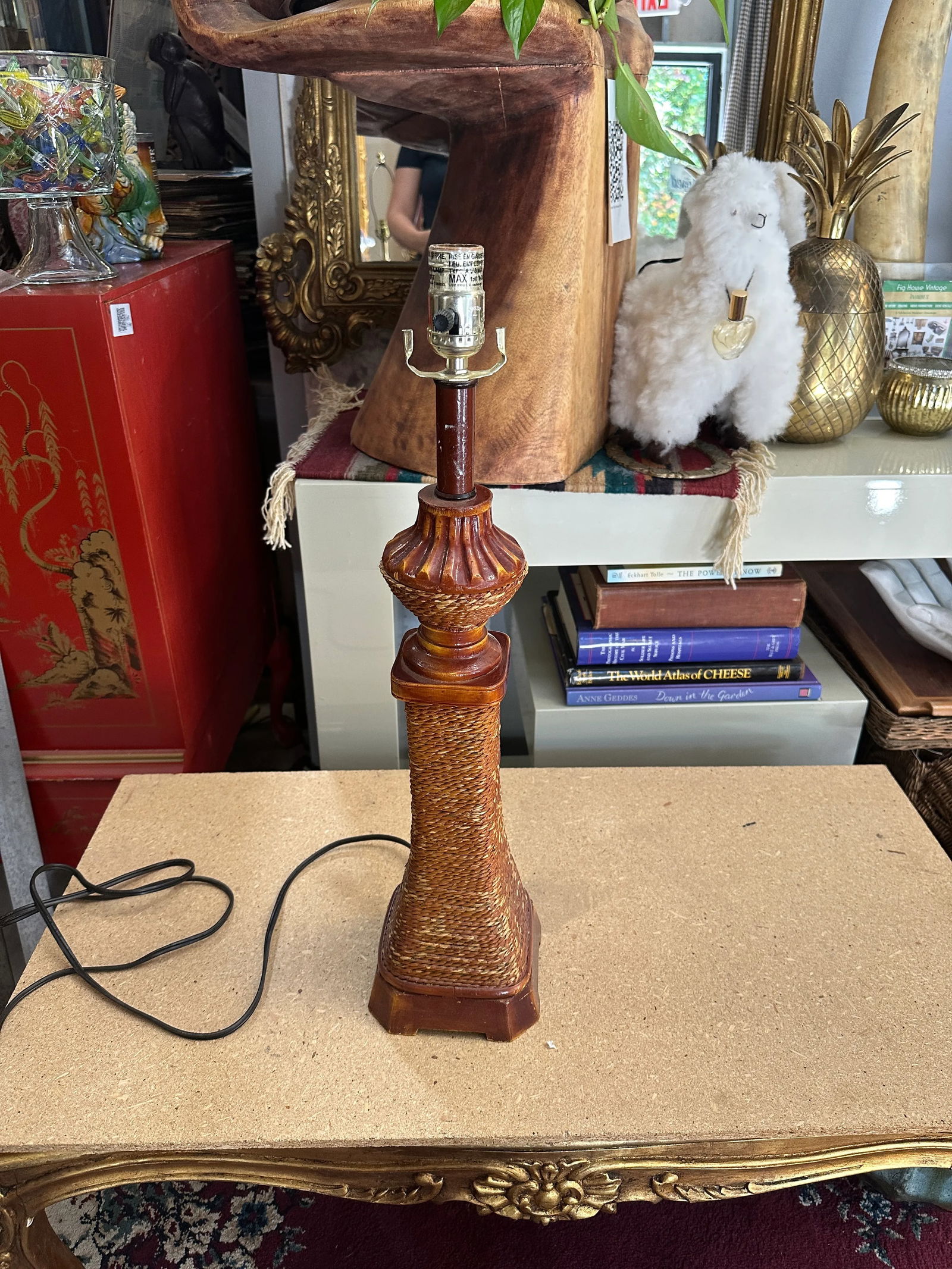 Small Vintage Wicker and Wooden Table Lamp - 7