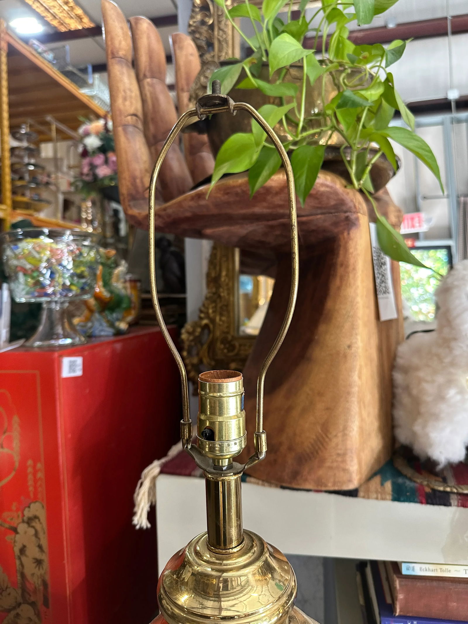 Vintage Round Brass Detailed Etched Lamp With Floral Details - 3