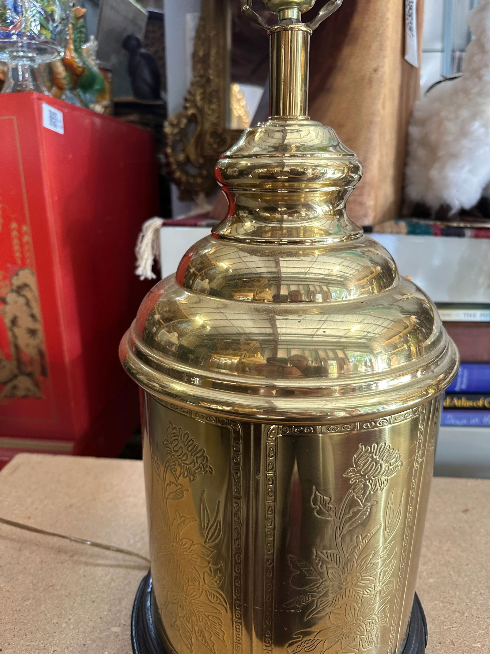 Vintage Round Brass Detailed Etched Lamp With Floral Details - 9