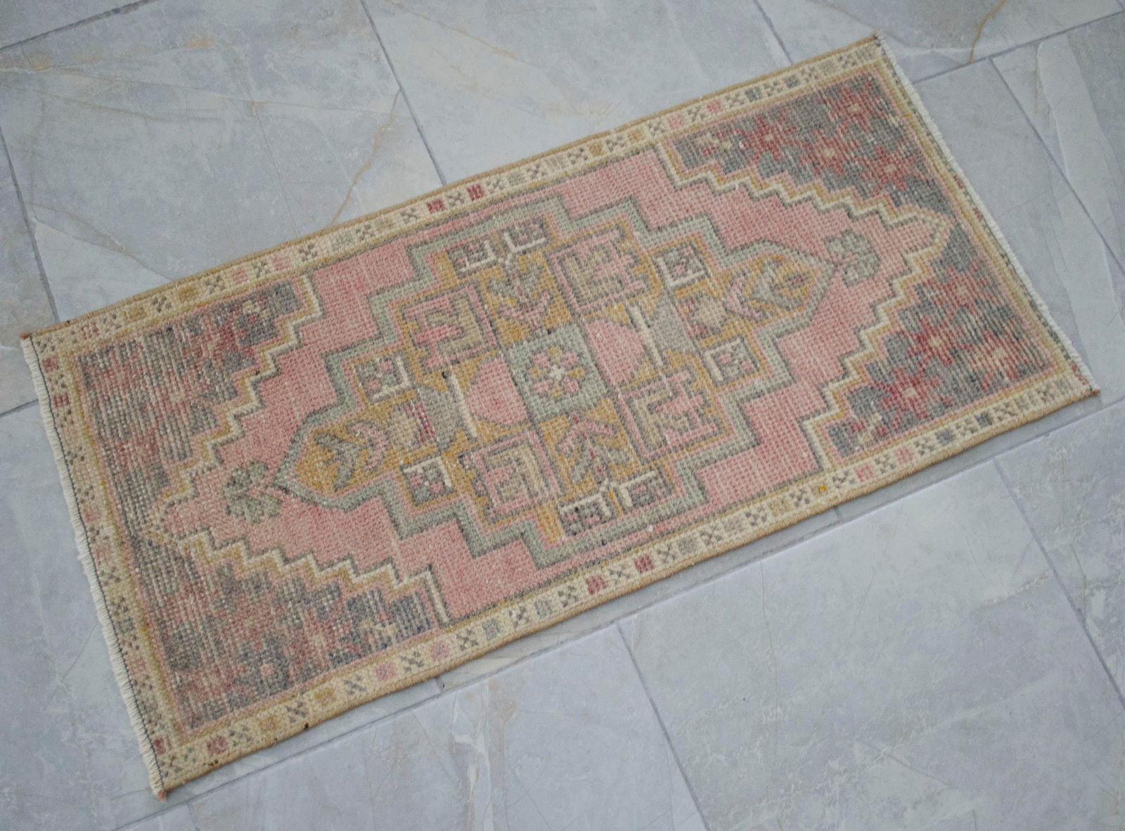 Hand Knotted Door Mat, Entryway Rug, Bath Mat, Kitchen Decor, Small Rug, Turkish Rug - 1"² - 4