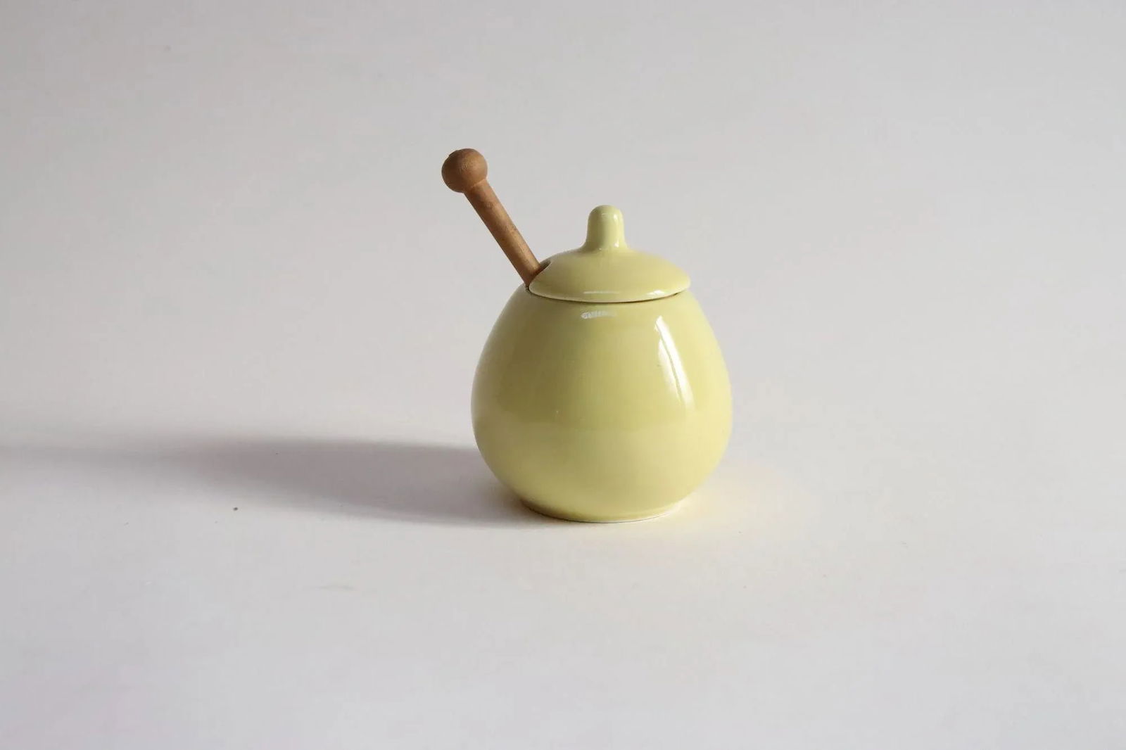 Finnish Modern Yellow Ceramic Mustard Jar / Honey Pot by Kaj Franck for Arabia - 2