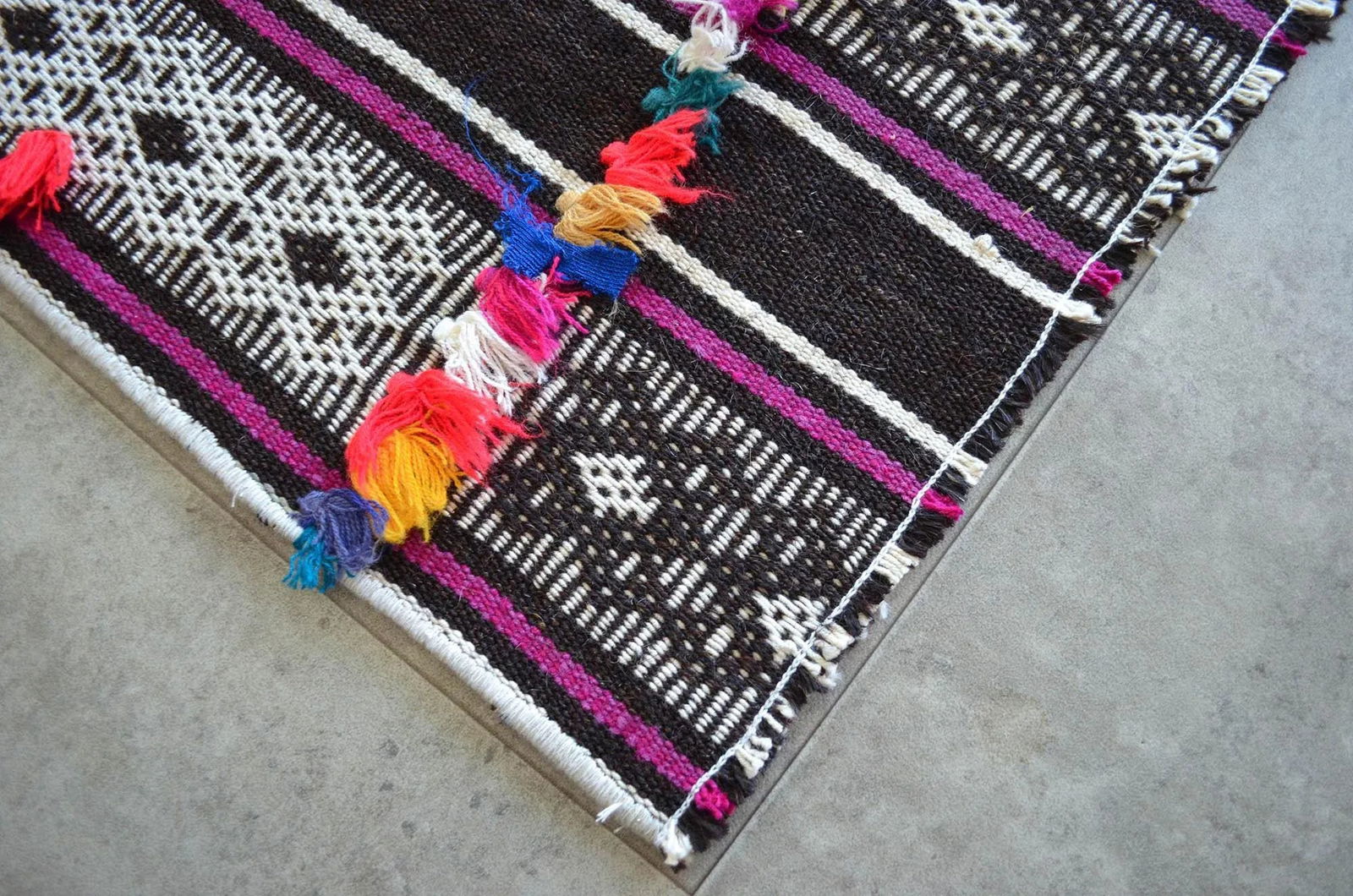 Vintage Rug Primitive Hand Woven Anatolian Kilim Fancy Rug - 5'2" X 7'3" - 7