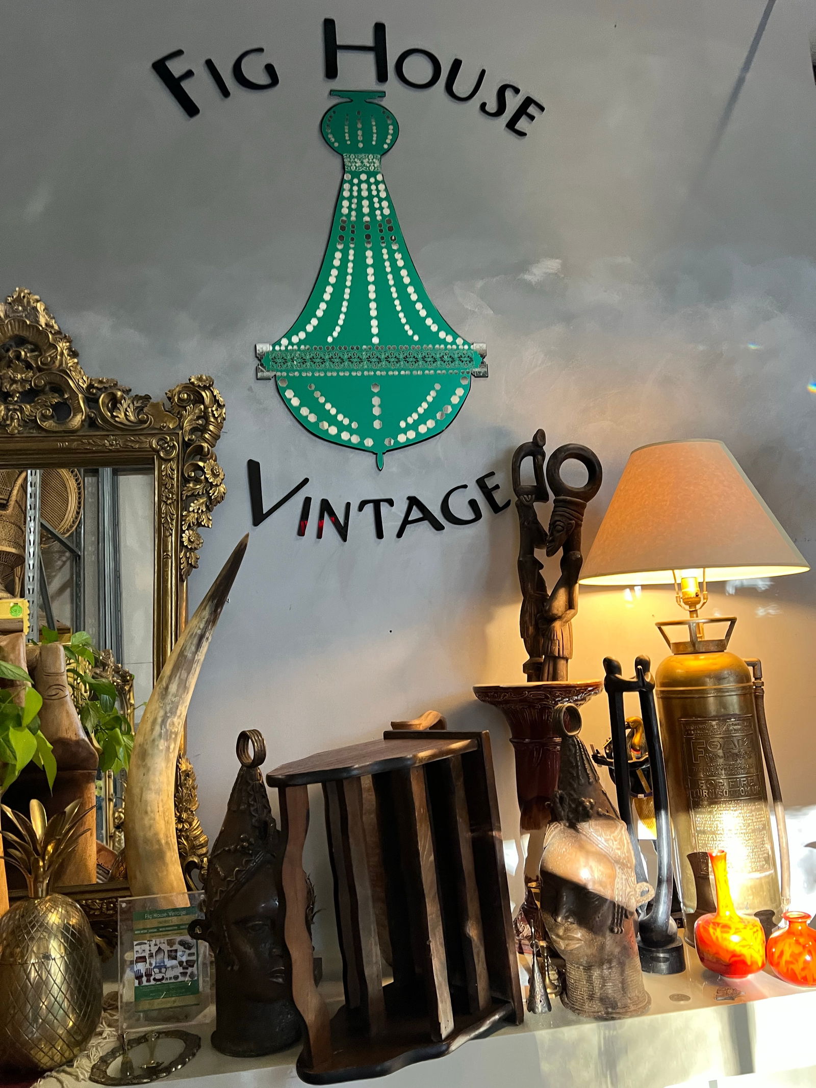 1970s Country Living Wooden Magazine Rack - 8