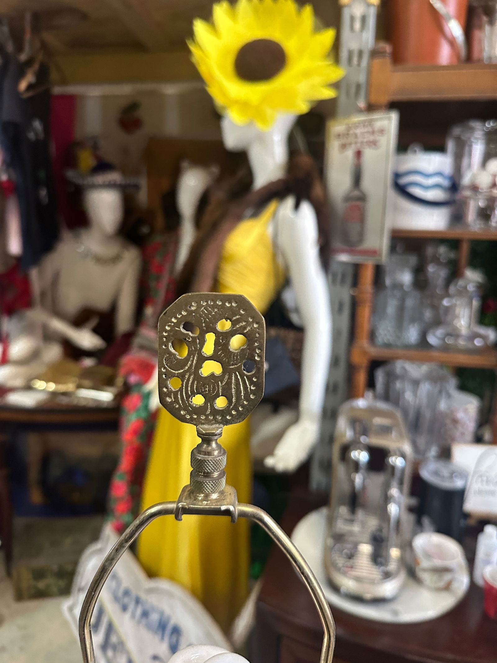 Vintage Asian Style Brass Table Lamp With Etched Cherry Blossom Tree Details - 7