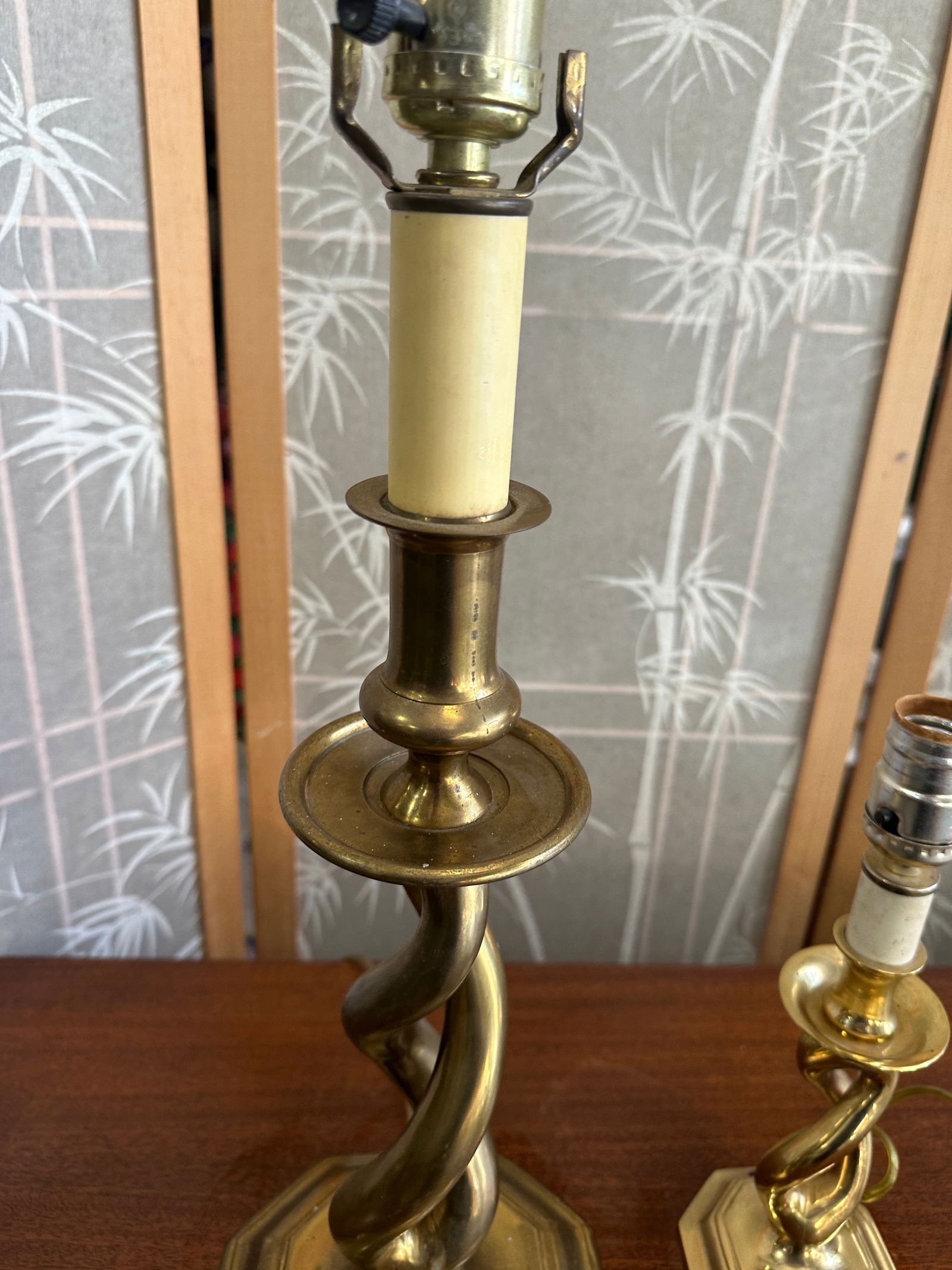 1970s Pair of Vintage Brass Spiral Table Lamps - 3