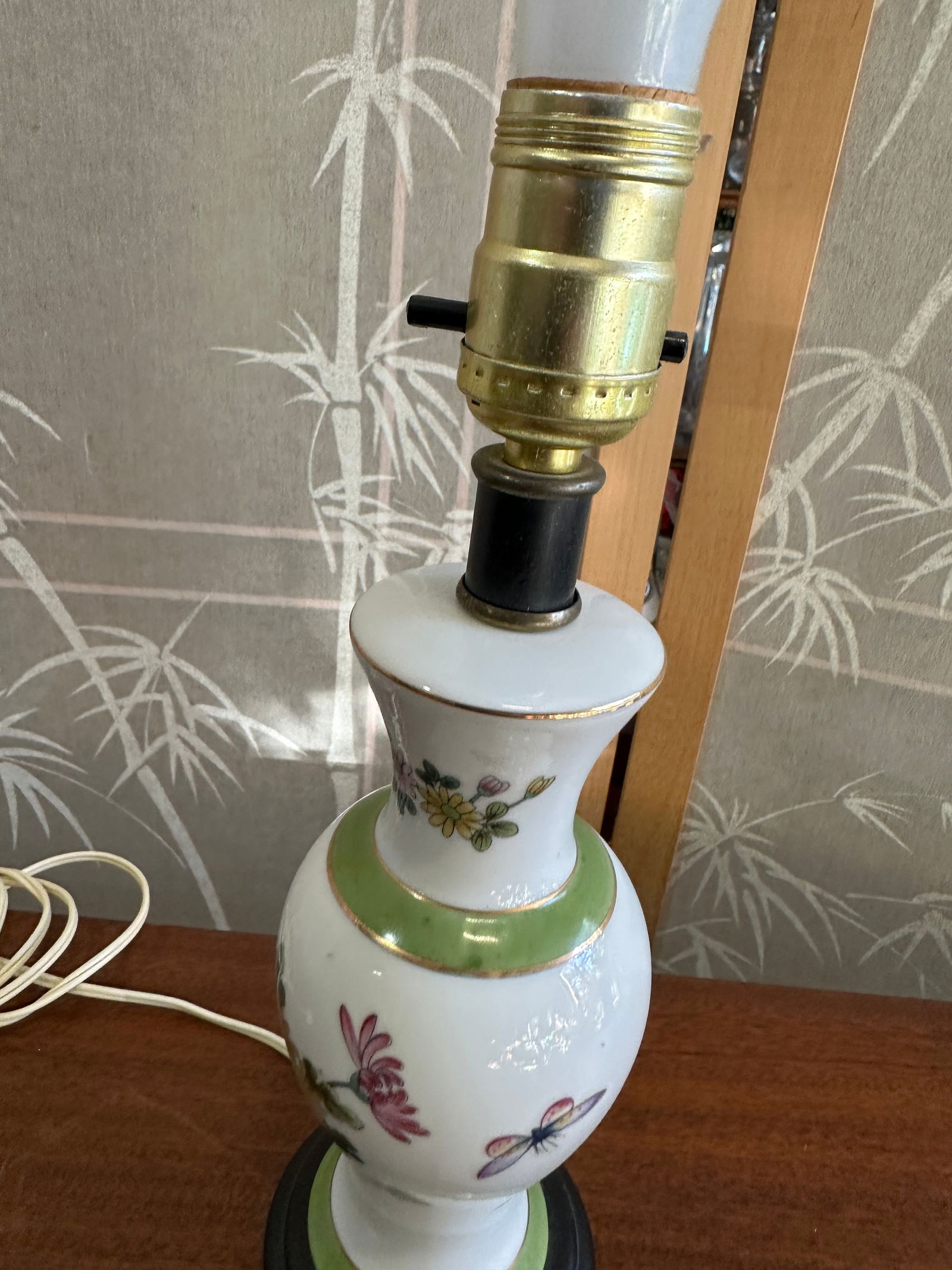 Small Ceramic Vintage Floral Table Lamp With Butterfly Accents - 2