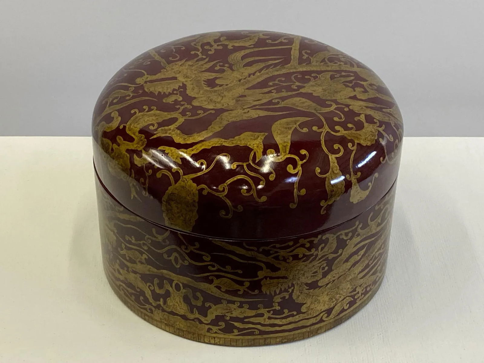 Maitland Smith Red Lacquer & Giltwood Box - 10