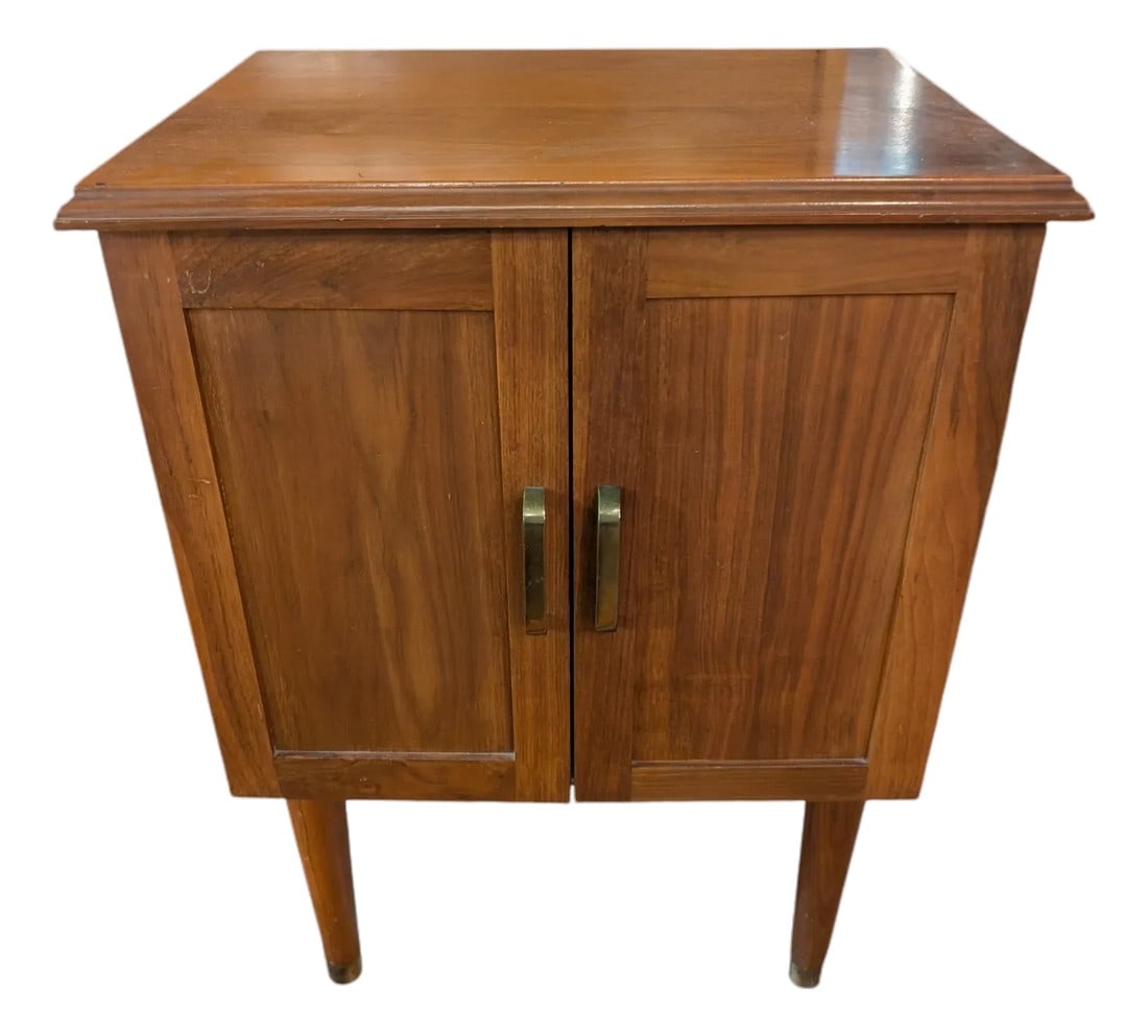 1960s Pipe & Cigar Smoking Cabinet: Add a touch of vintage charm to your man cave! Beautiful solid wooden smoking cabinet with room for 12 pipes, 10 cigars and two pull out storage drawers. Great addition to any smoking enthusiast! 