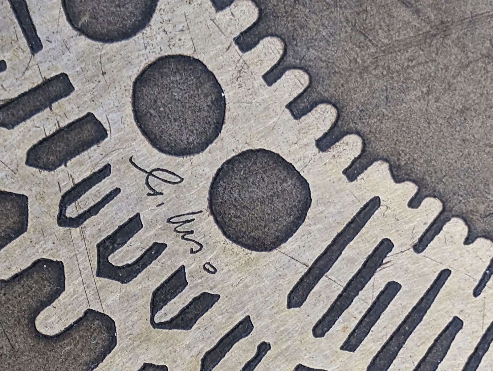 1970s Italian Brutalist Etched Side Table by G. Urso - 2