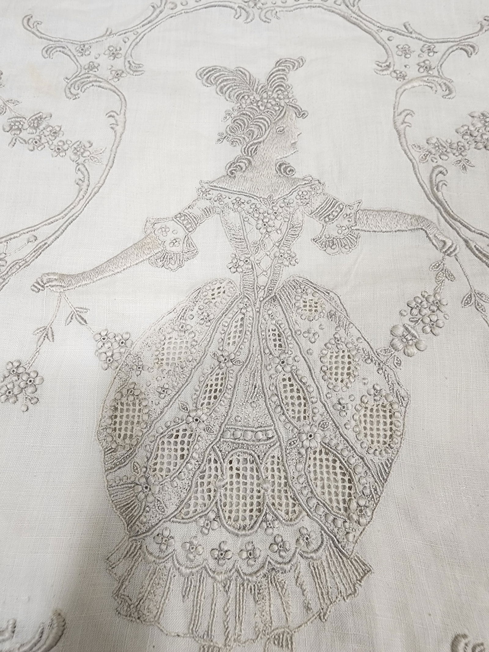 Exquisite Antique Embroidered Handkerchief - 4