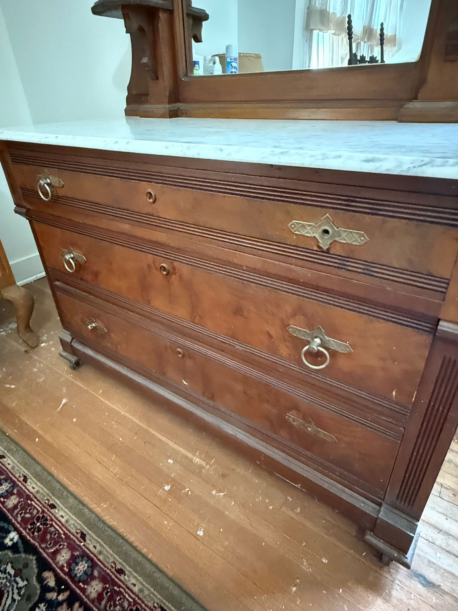 1930s Victorian Style Walnut Dresser With Marble Top and Standing Mirror - 3