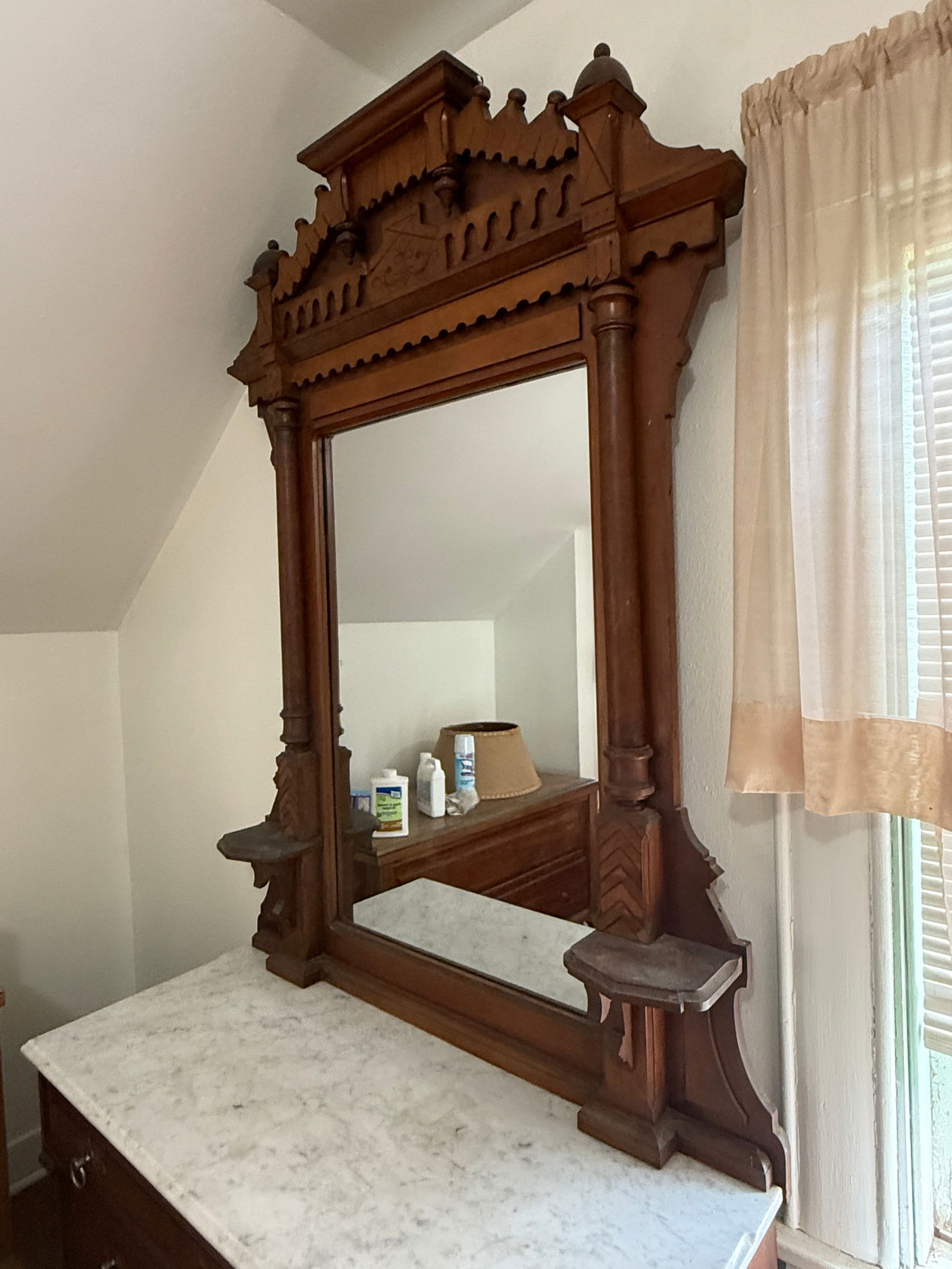 1930s Victorian Style Walnut Dresser With Marble Top and Standing Mirror - 5