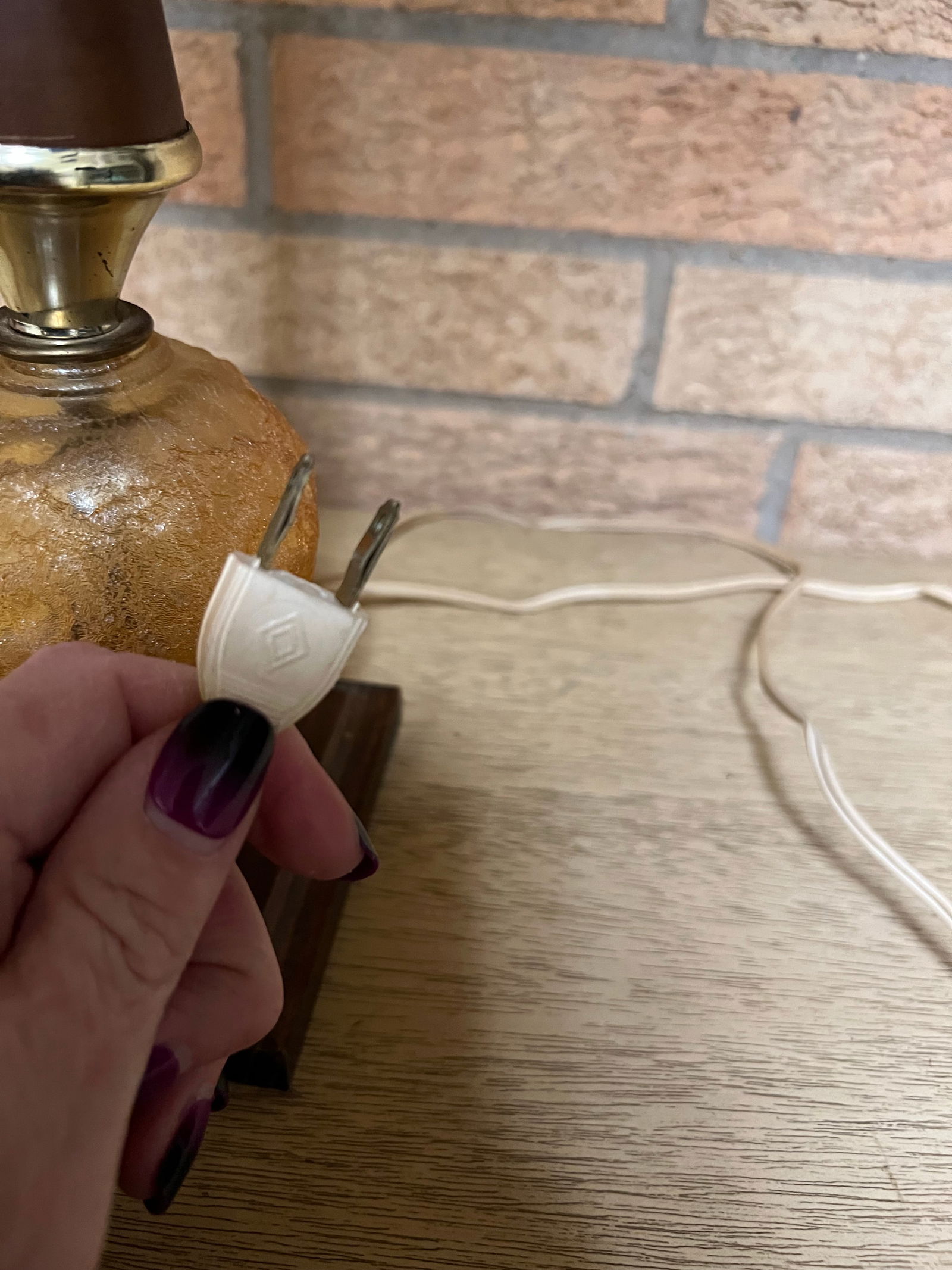 Vintage Fancy Wood and Glass Table Lamp - 6