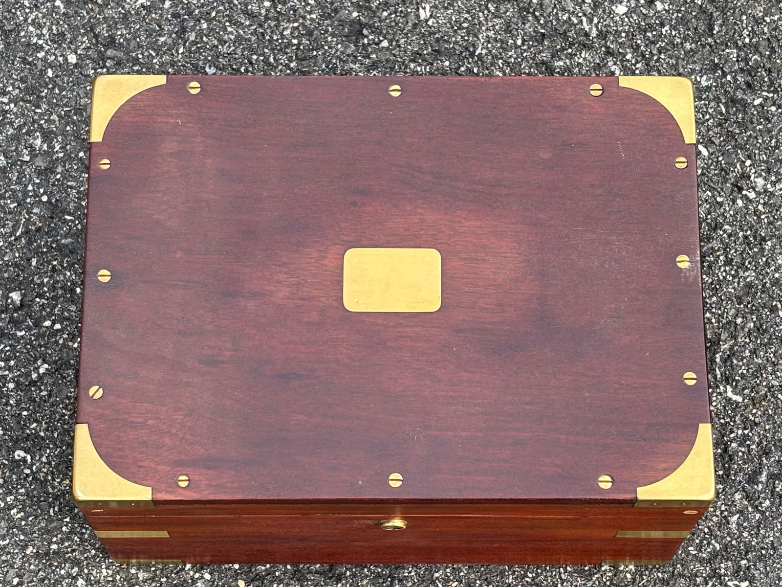 Late 19th C. Mahogany & Brass Bound / Screw Humidor - Large Size, Beautiful Detailing - 3