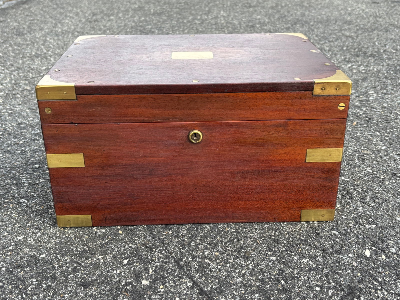 Late 19th C. Mahogany & Brass Bound / Screw Humidor - Large Size, Beautiful Detailing - 8
