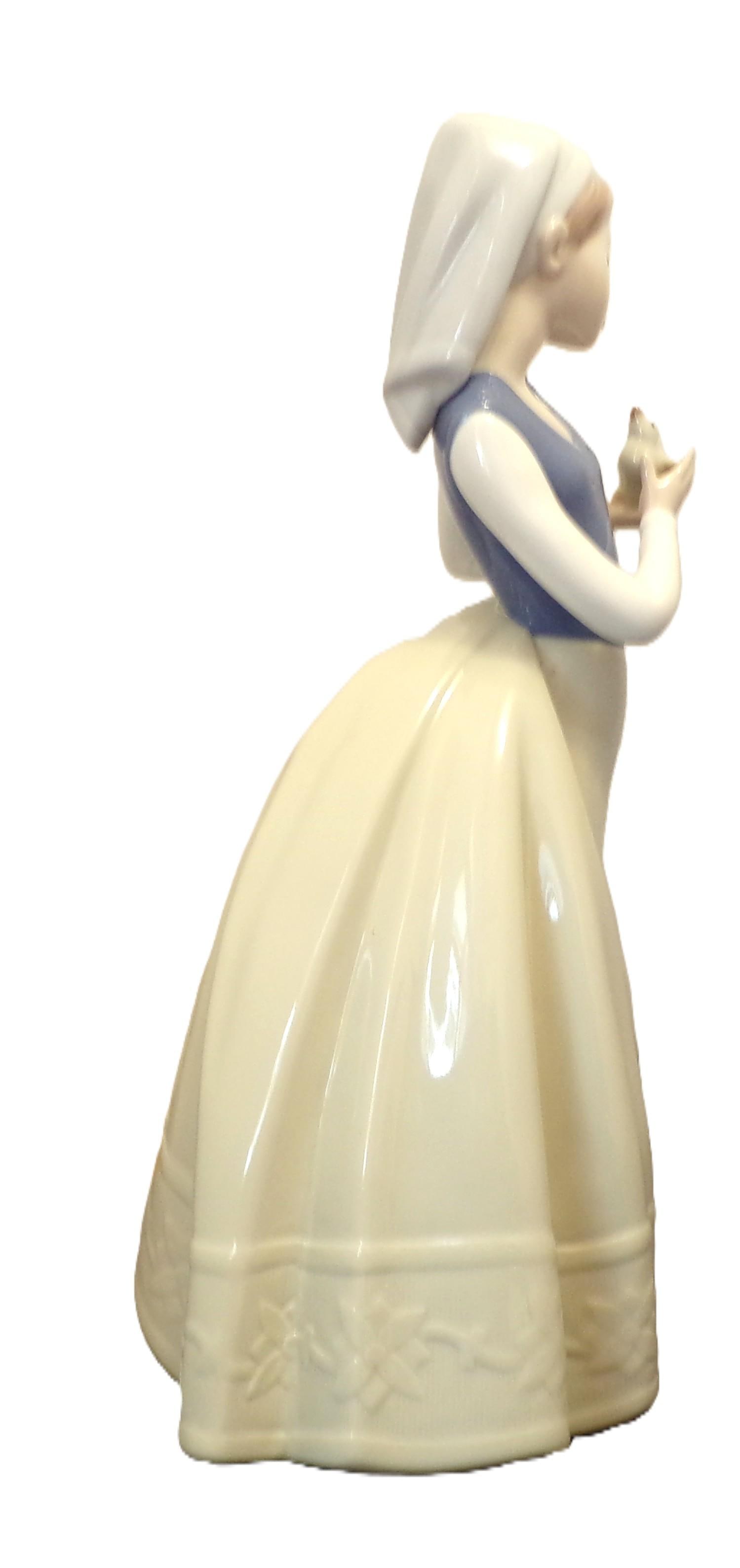 1990s Lladro Nao Large (11 Inch) Figurine, "Girl With Bird", or "Feathered Friend", #1264 - 3