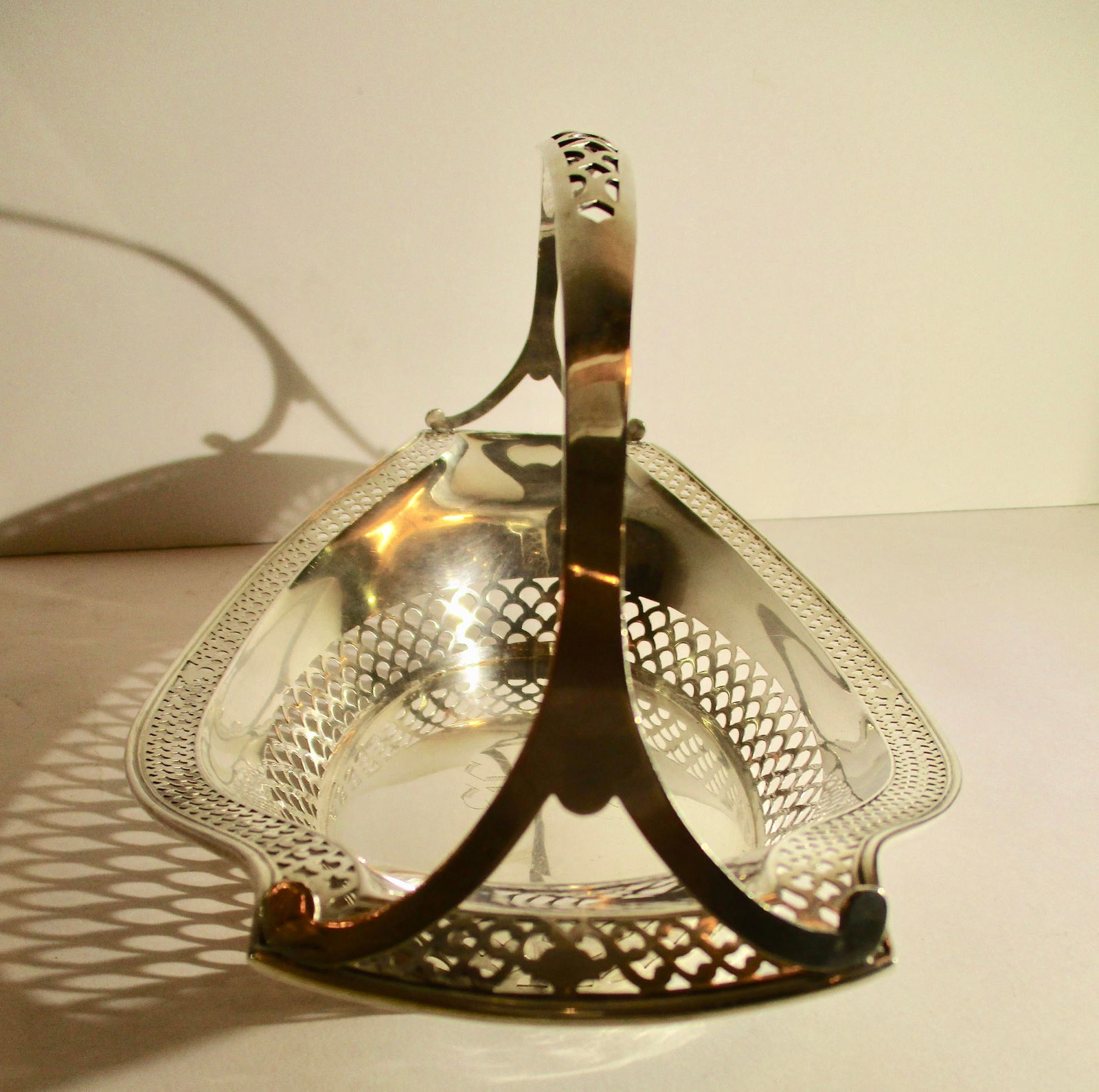 Art Deco Pierced Bread Basket With Handle Sterling 6 Troy Oz. - 8
