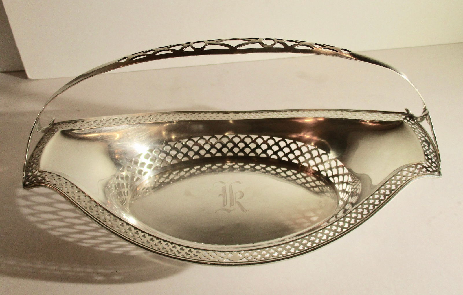 Art Deco Pierced Bread Basket With Handle Sterling 6 Troy Oz. - 9