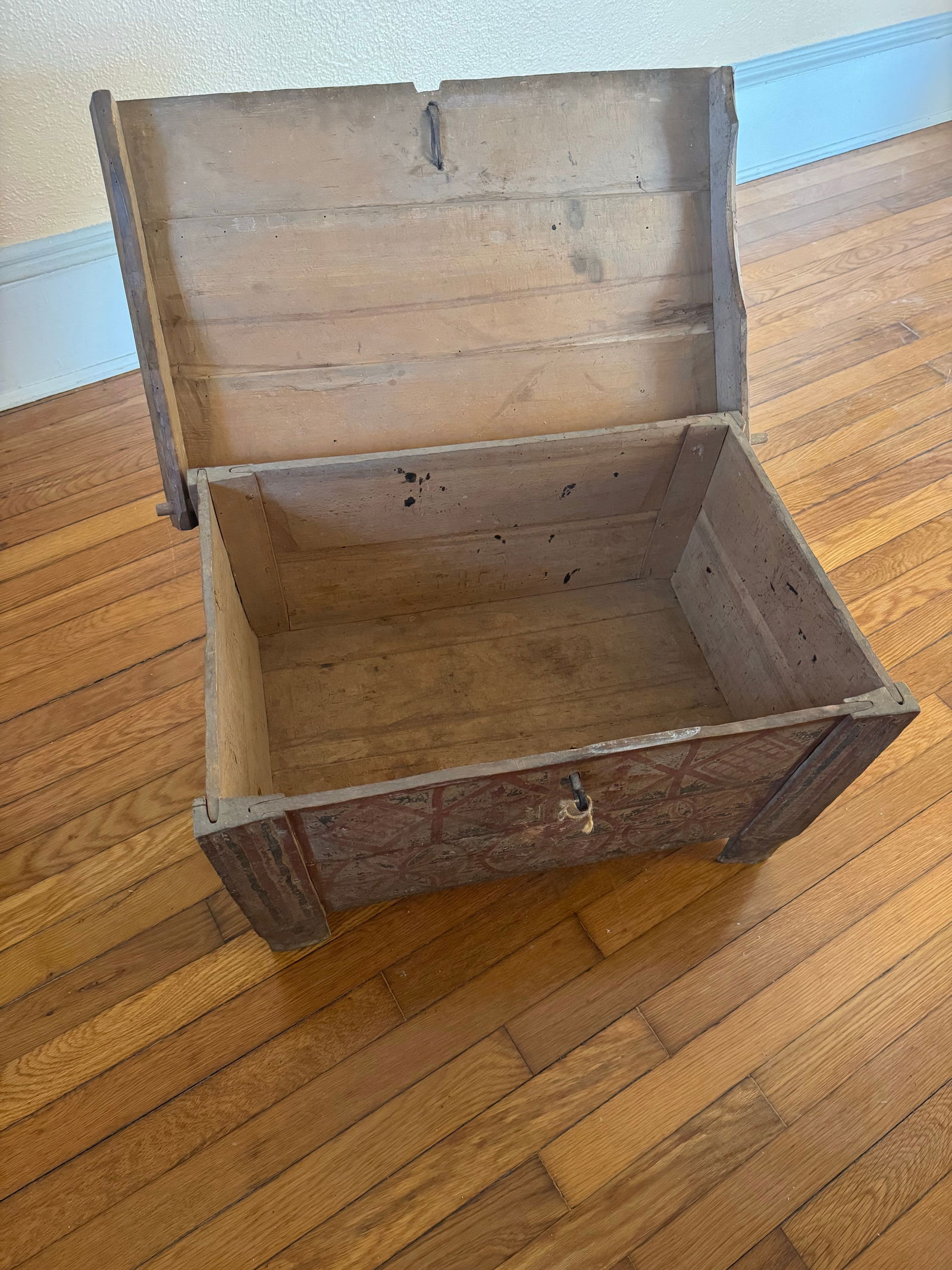 Antique Painted Wooden Storage Chest With Hand-Decorated Panels - 3