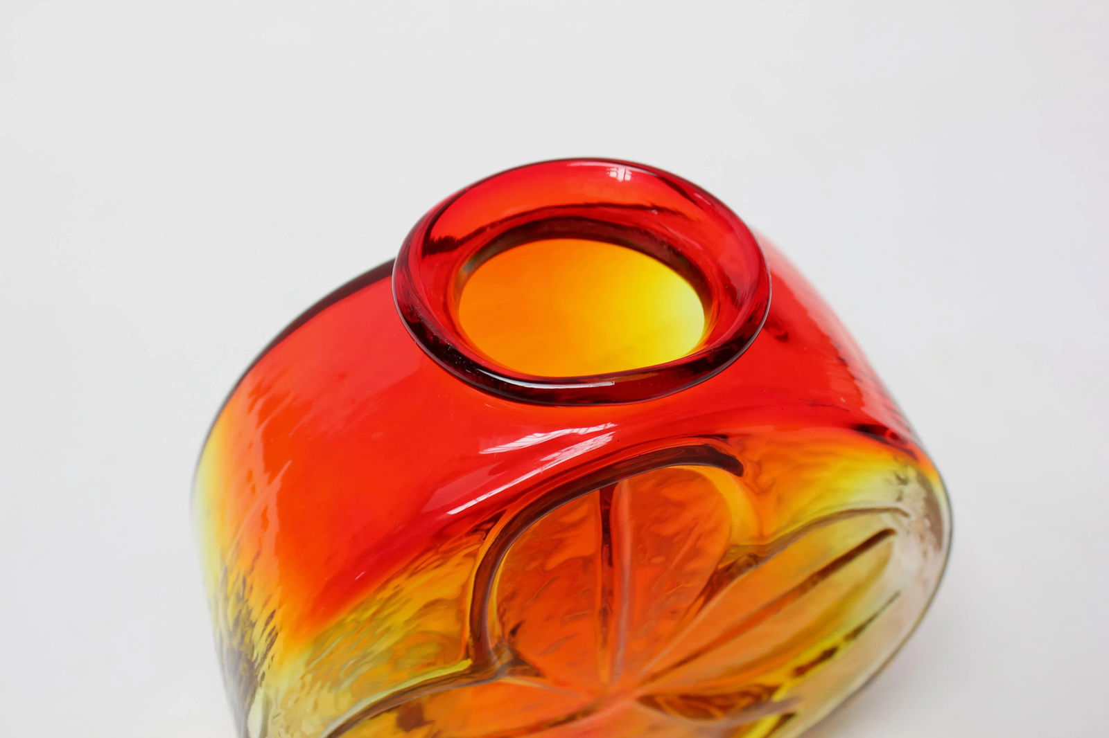 Amberina / Tangerine Blown Glass "Clover" Vase by Joel Myers for Blenko - 9