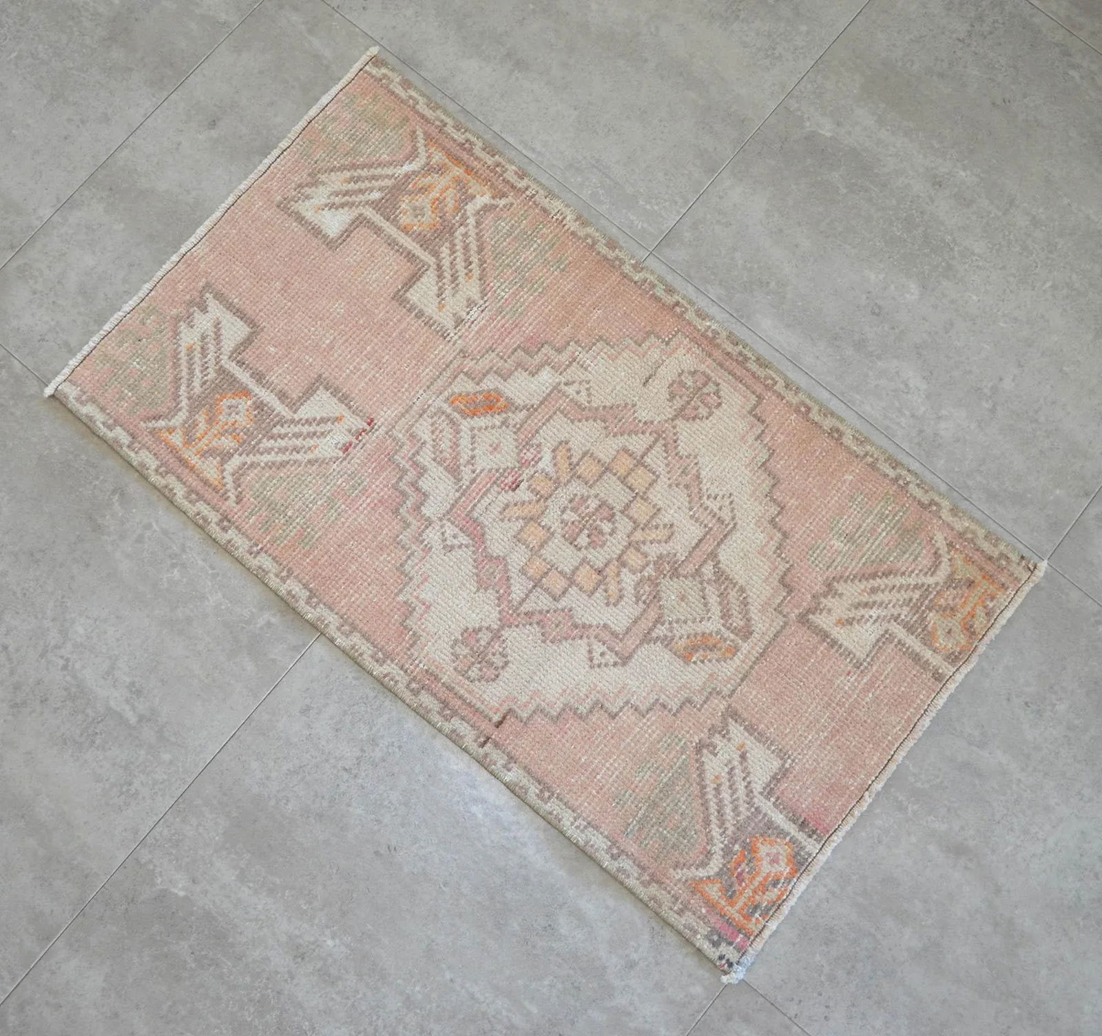 1970s Vintage Hand Knotted Small Rug - 2