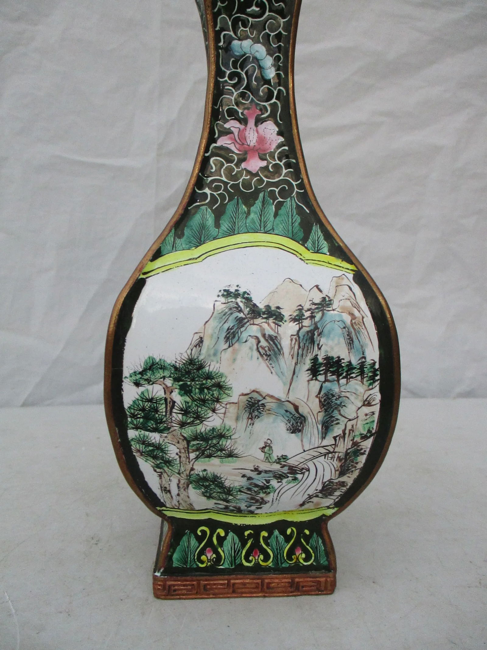 1950s Chinese Peking Copper and Enamel Square Vase - 7