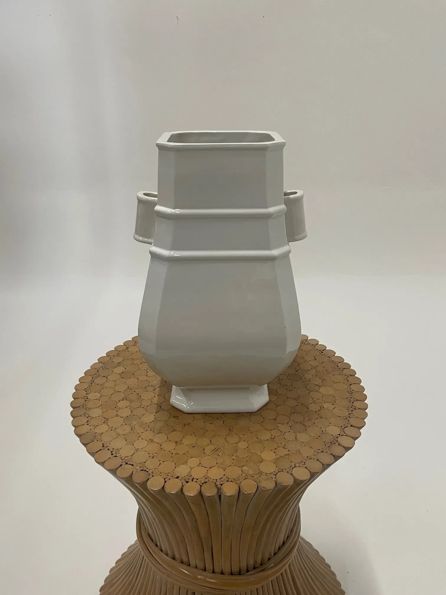 Italian Blanc De Chine Vase With Asian Influence - 4