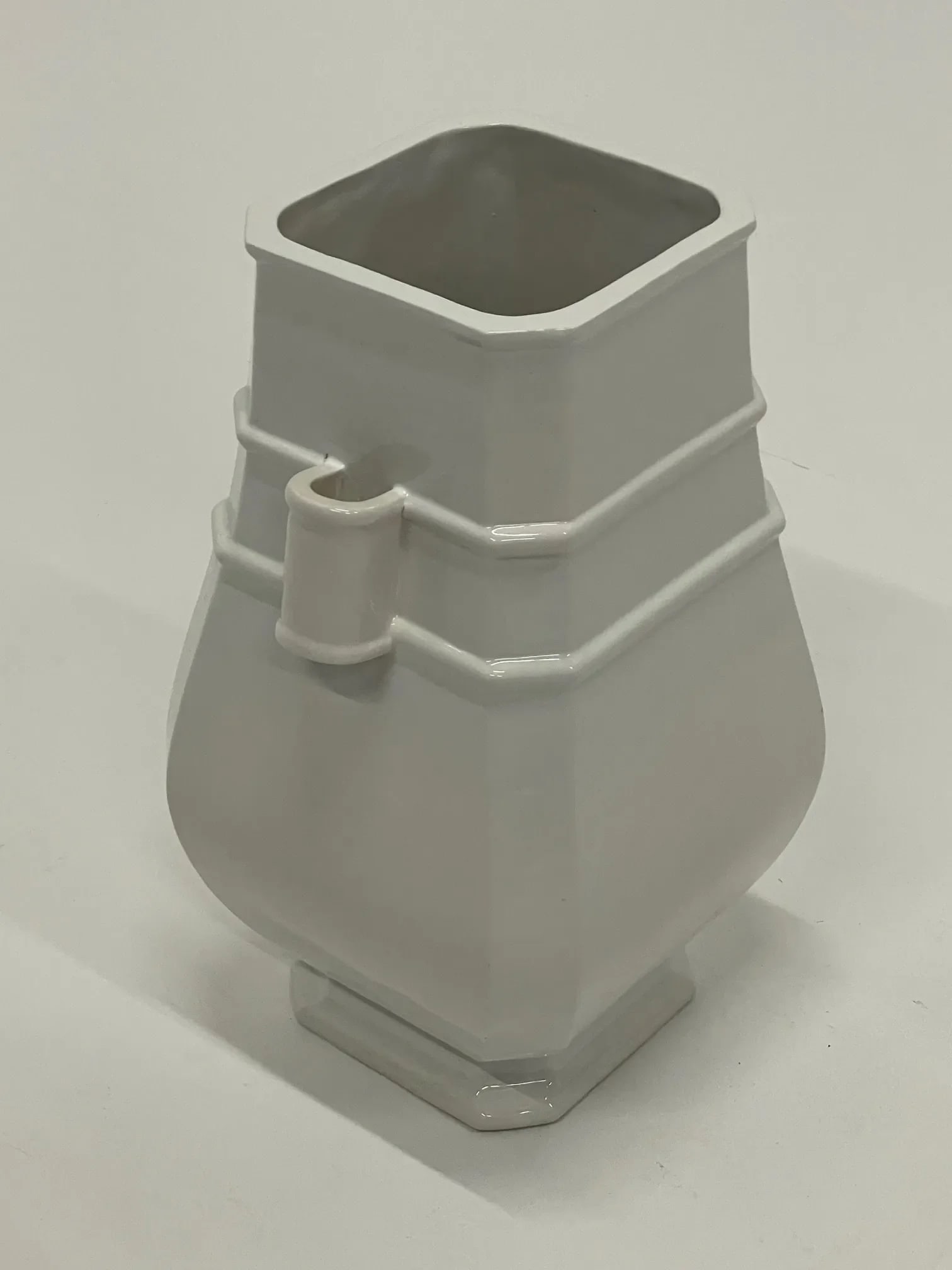 Italian Blanc De Chine Vase With Asian Influence - 5