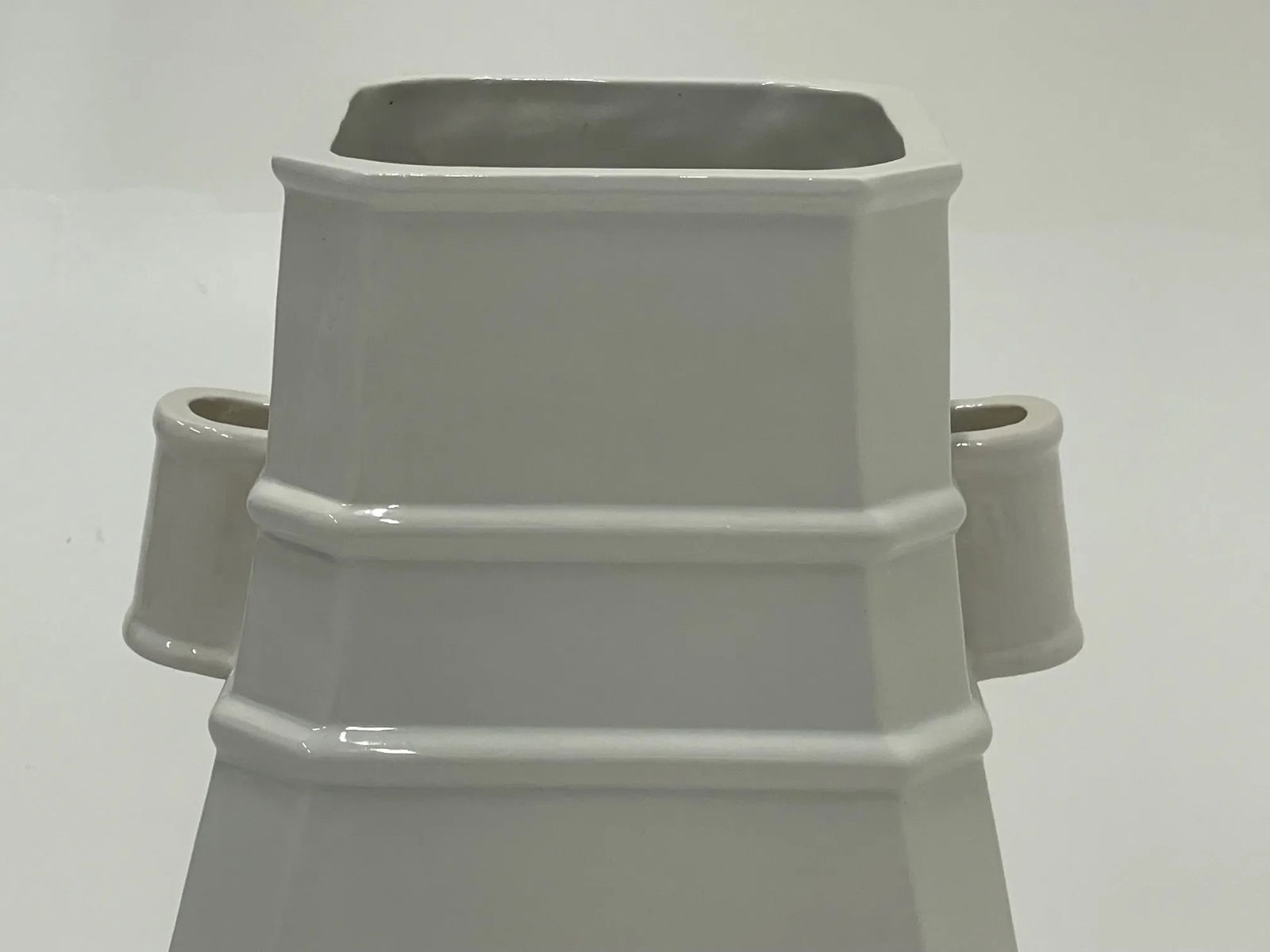 Italian Blanc De Chine Vase With Asian Influence - 6