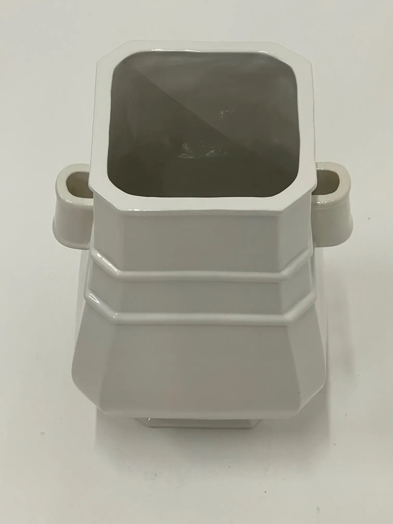 Italian Blanc De Chine Vase With Asian Influence - 8