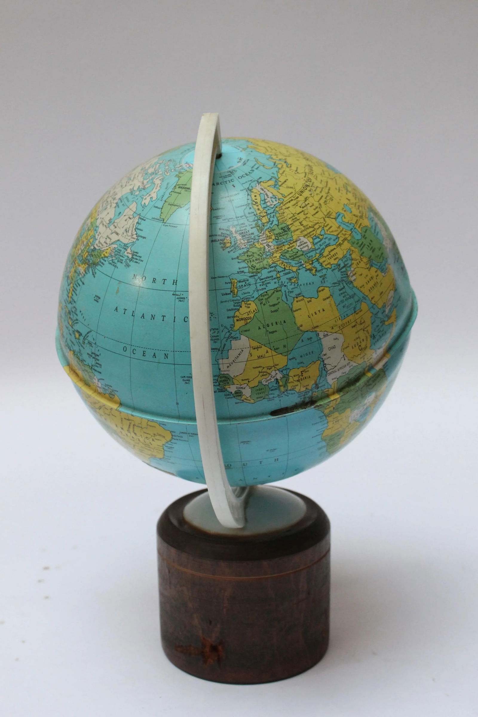 Mid-Century American Modern Tin Litho Globe With Cork Base - 3
