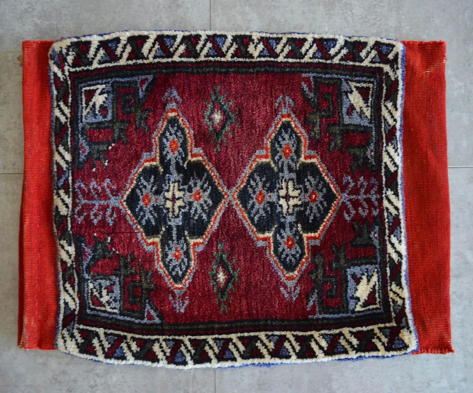 1960s Hand-Knotted Turkish Rug Pillow Cover - 4