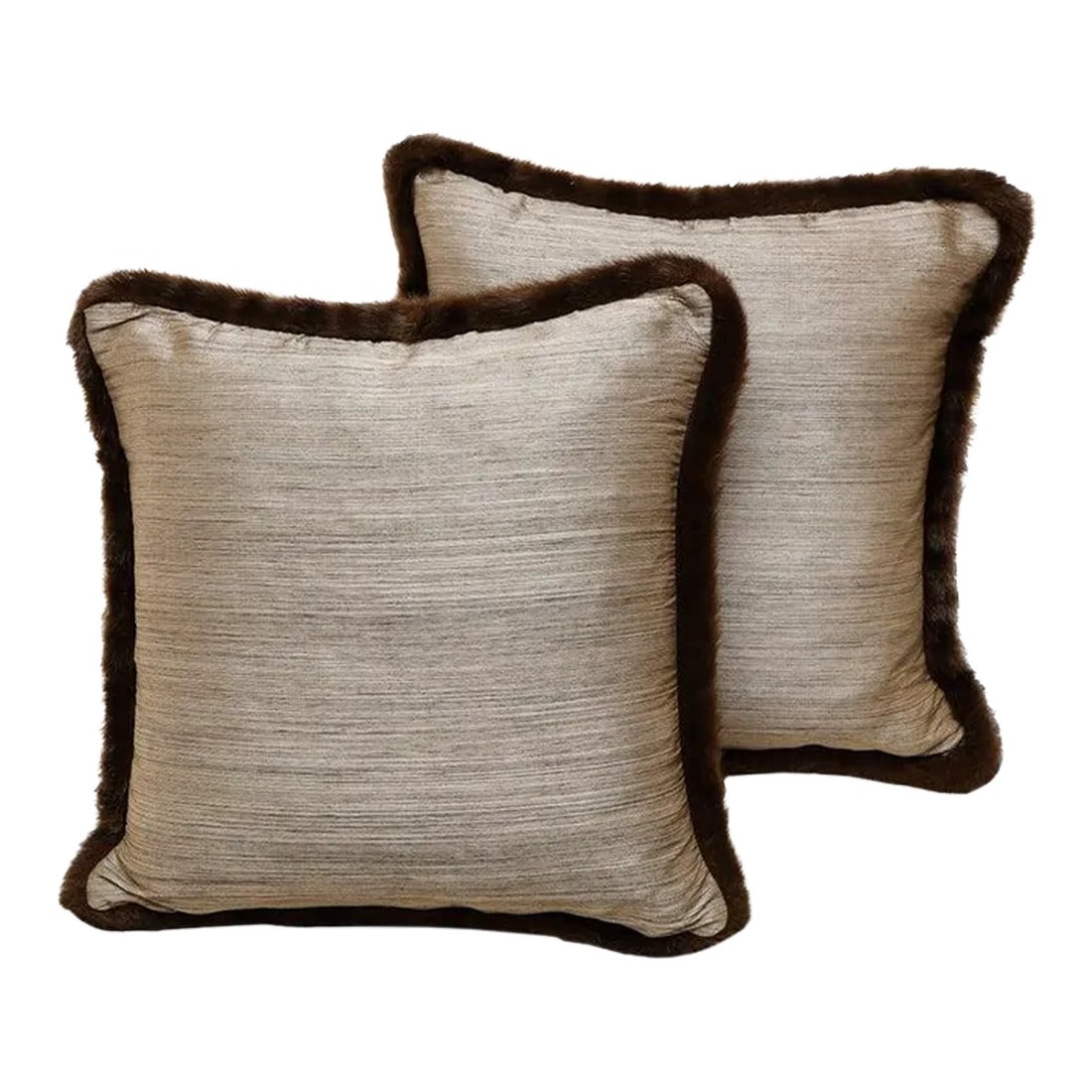 2018 Associated to the Highlands Clans From Scotland Anglo-Japanese Style Beige Fur/Silk Square Pill (1 of 9)