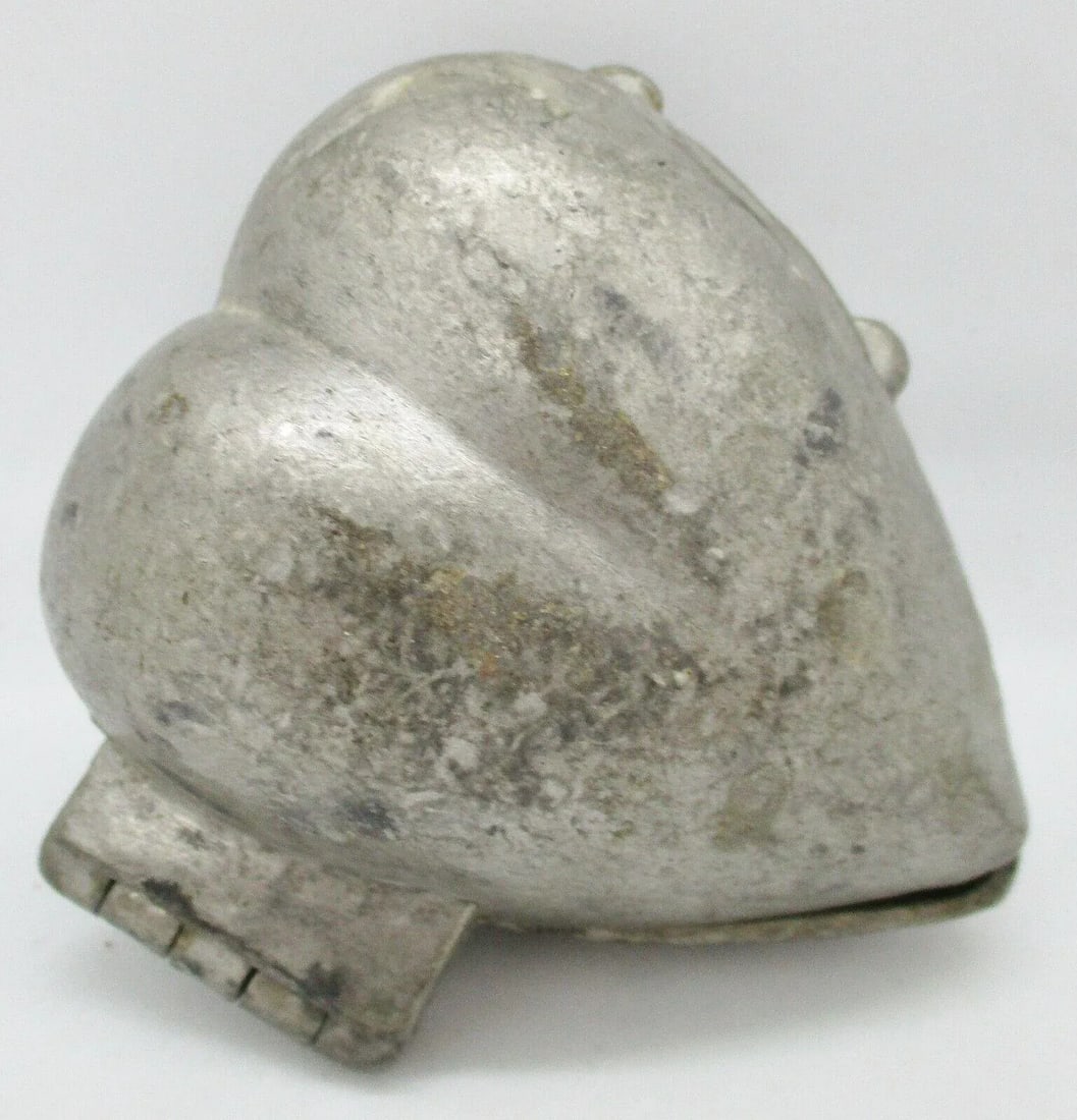 Antique Eppelsheimer Hinged Heart Shaped Cupid Ice Cream Mold - 6