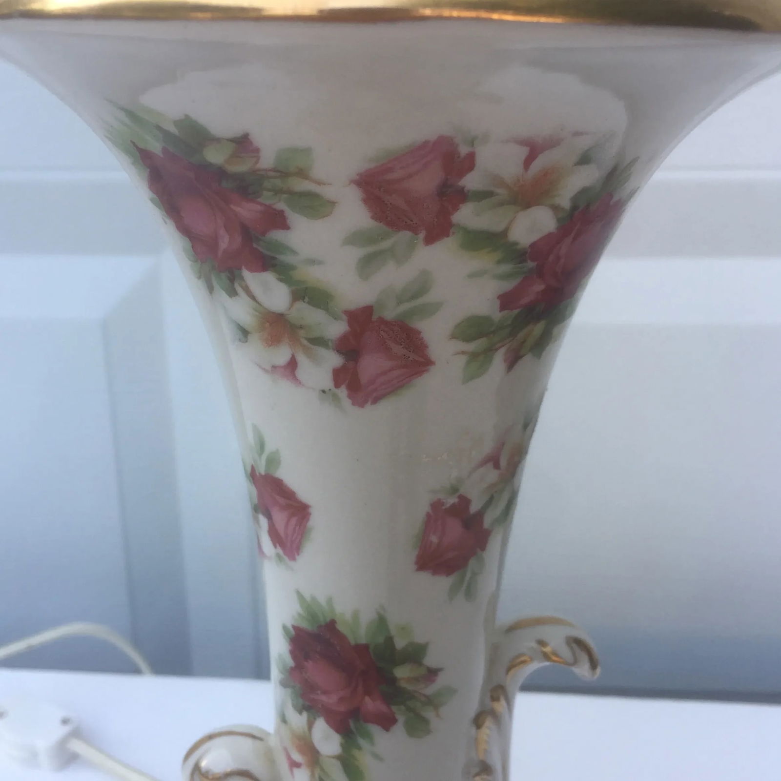 Mario Buatta Style Chintz Rose Table Lamp - 3