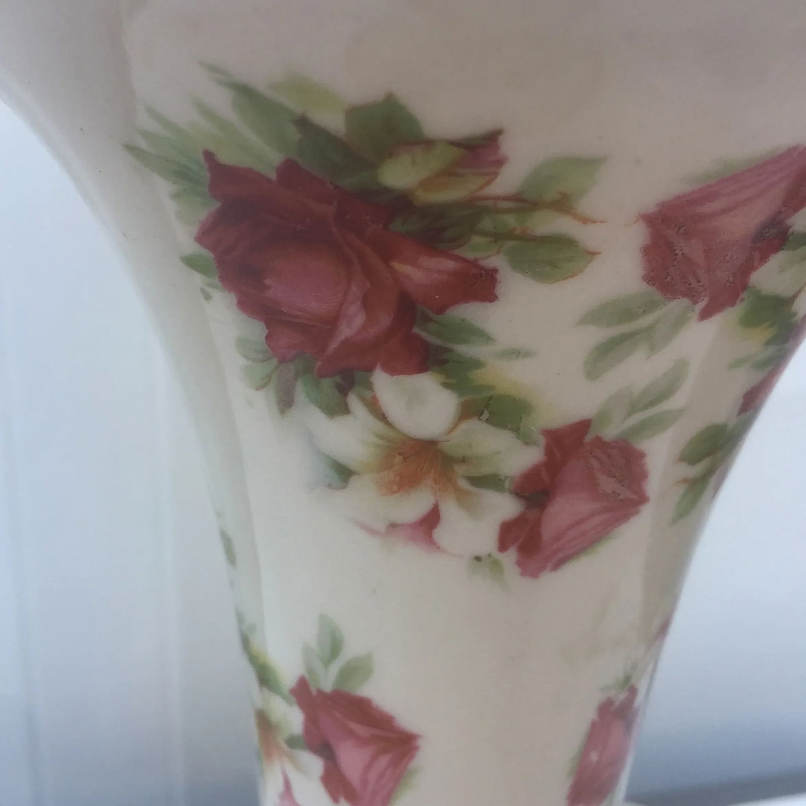 Mario Buatta Style Chintz Rose Table Lamp - 5