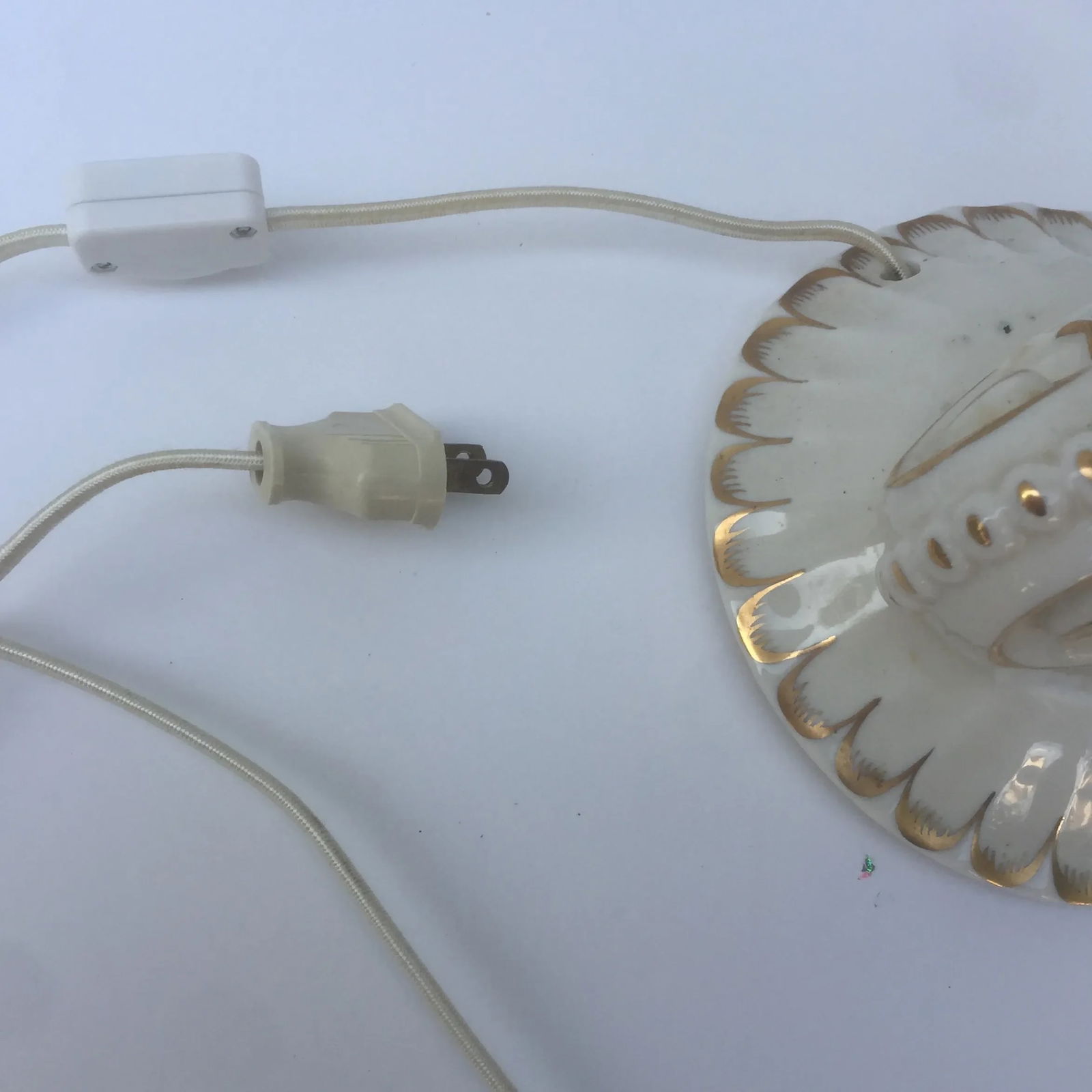 Mario Buatta Style Chintz Rose Table Lamp - 6