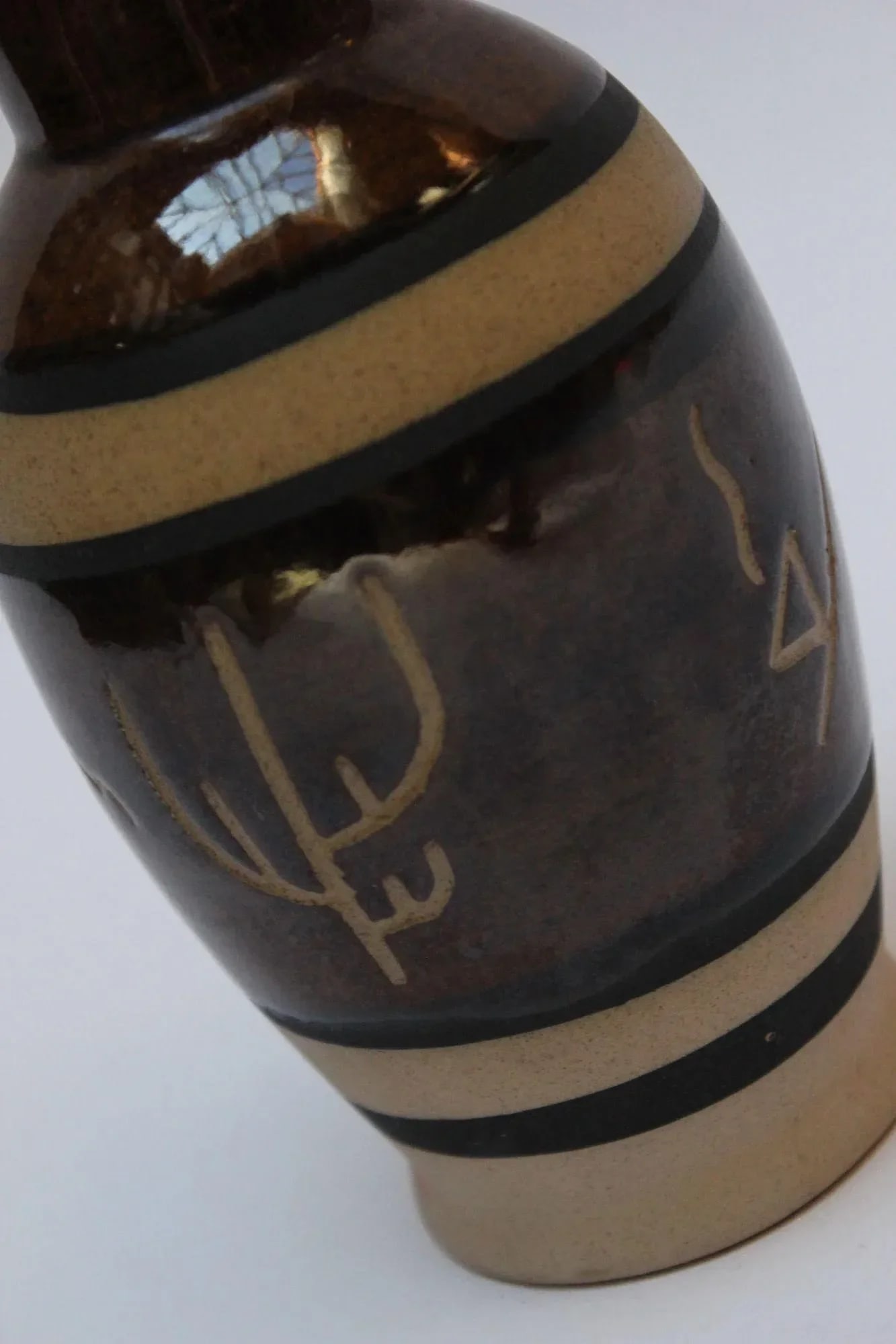 Vintage Incised Southwestern Stoneware Vase in the Style of Native American Arts and Crafts - 11