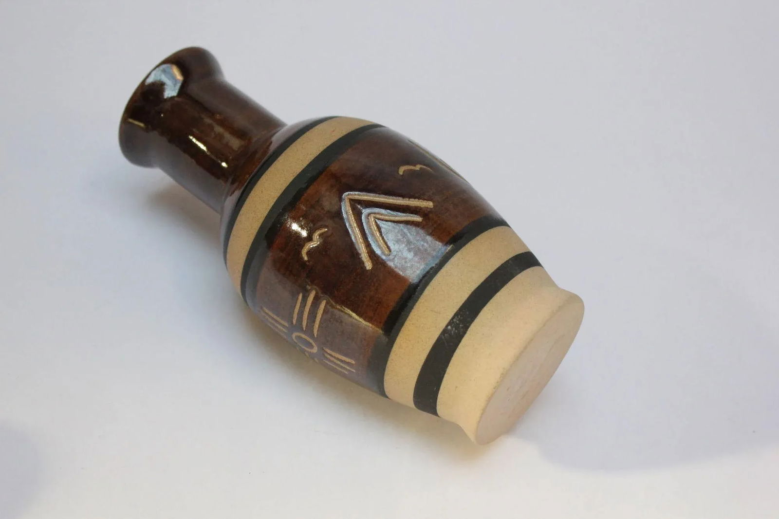 Vintage Incised Southwestern Stoneware Vase in the Style of Native American Arts and Crafts - 6